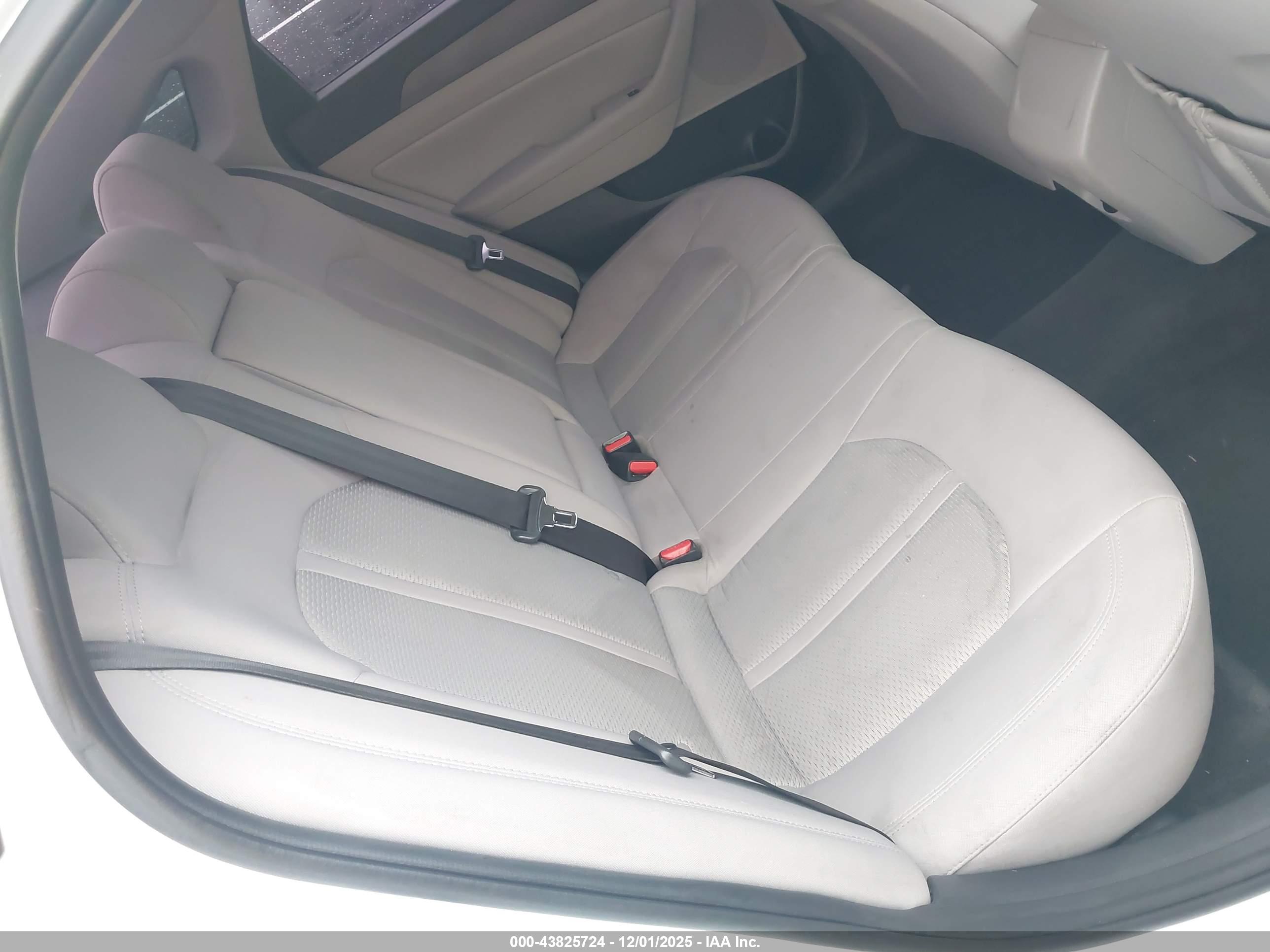 HYUNDAI SONATA image 8