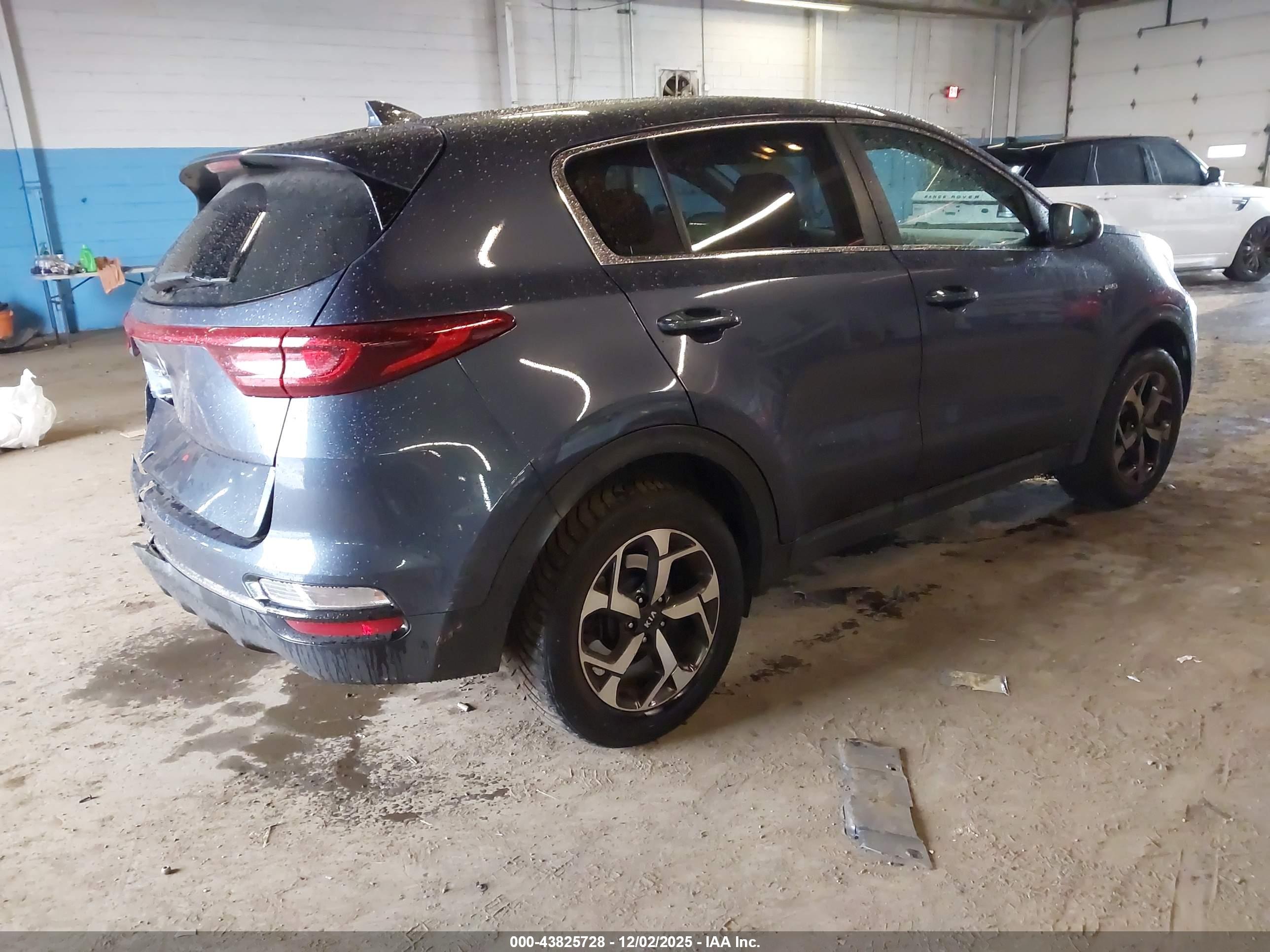 KIA SPORTAGE image 4