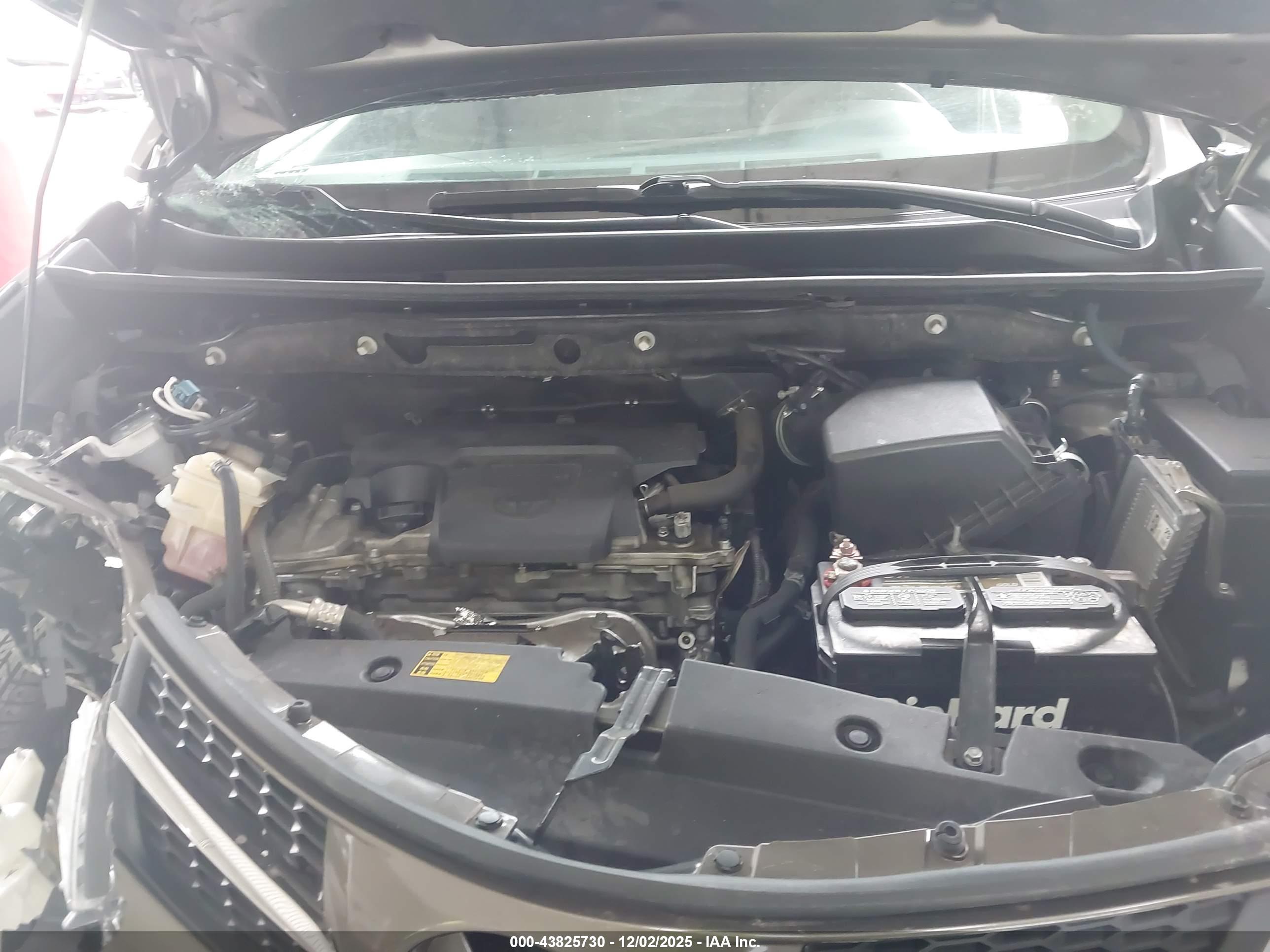 TOYOTA RAV4 image 10