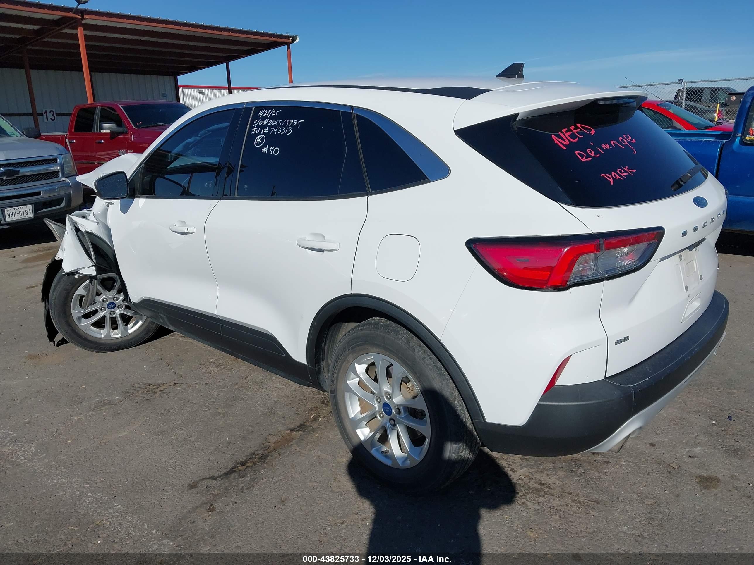 FORD ESCAPE image 3