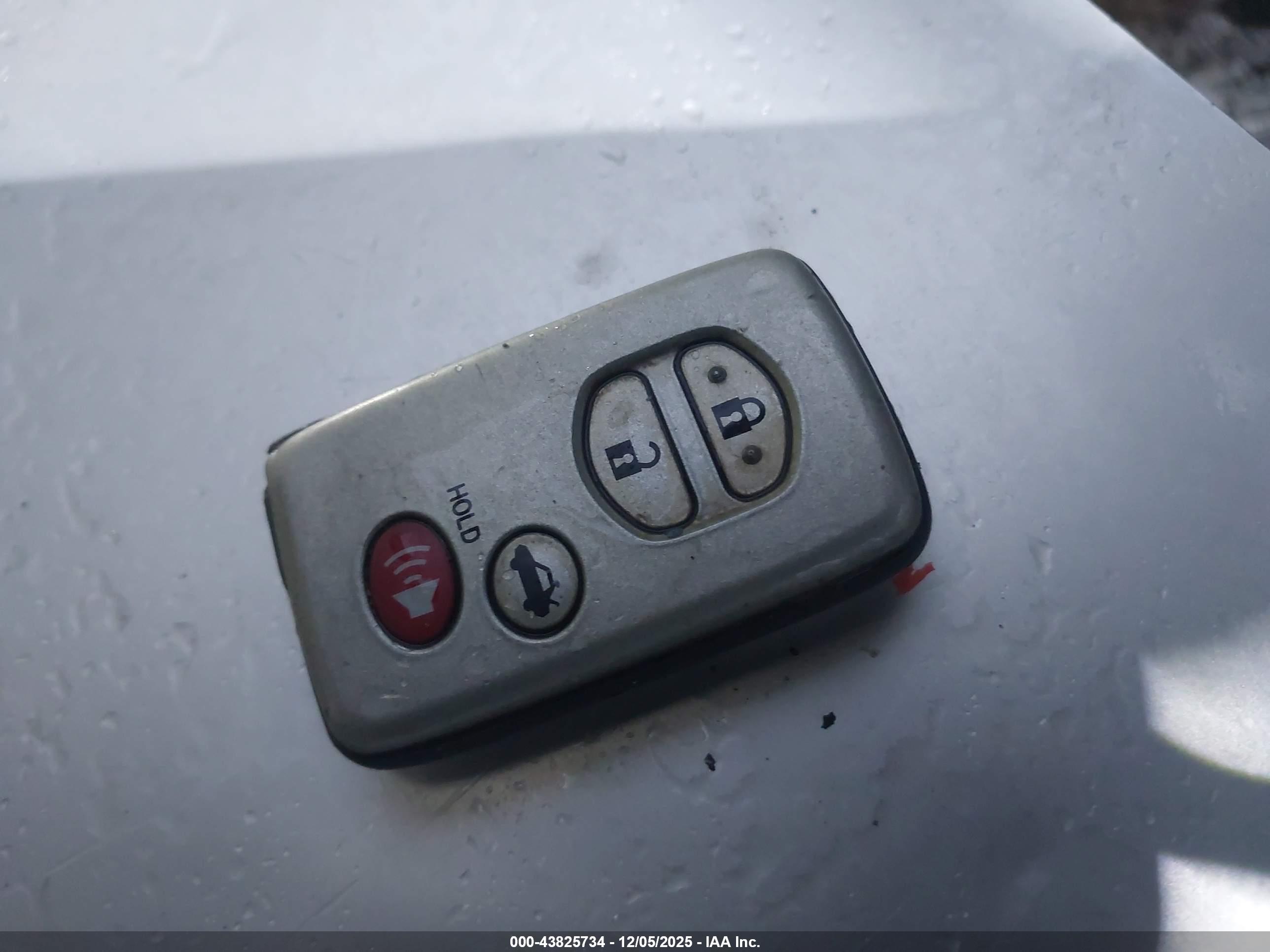 TOYOTA CAMRY image 11