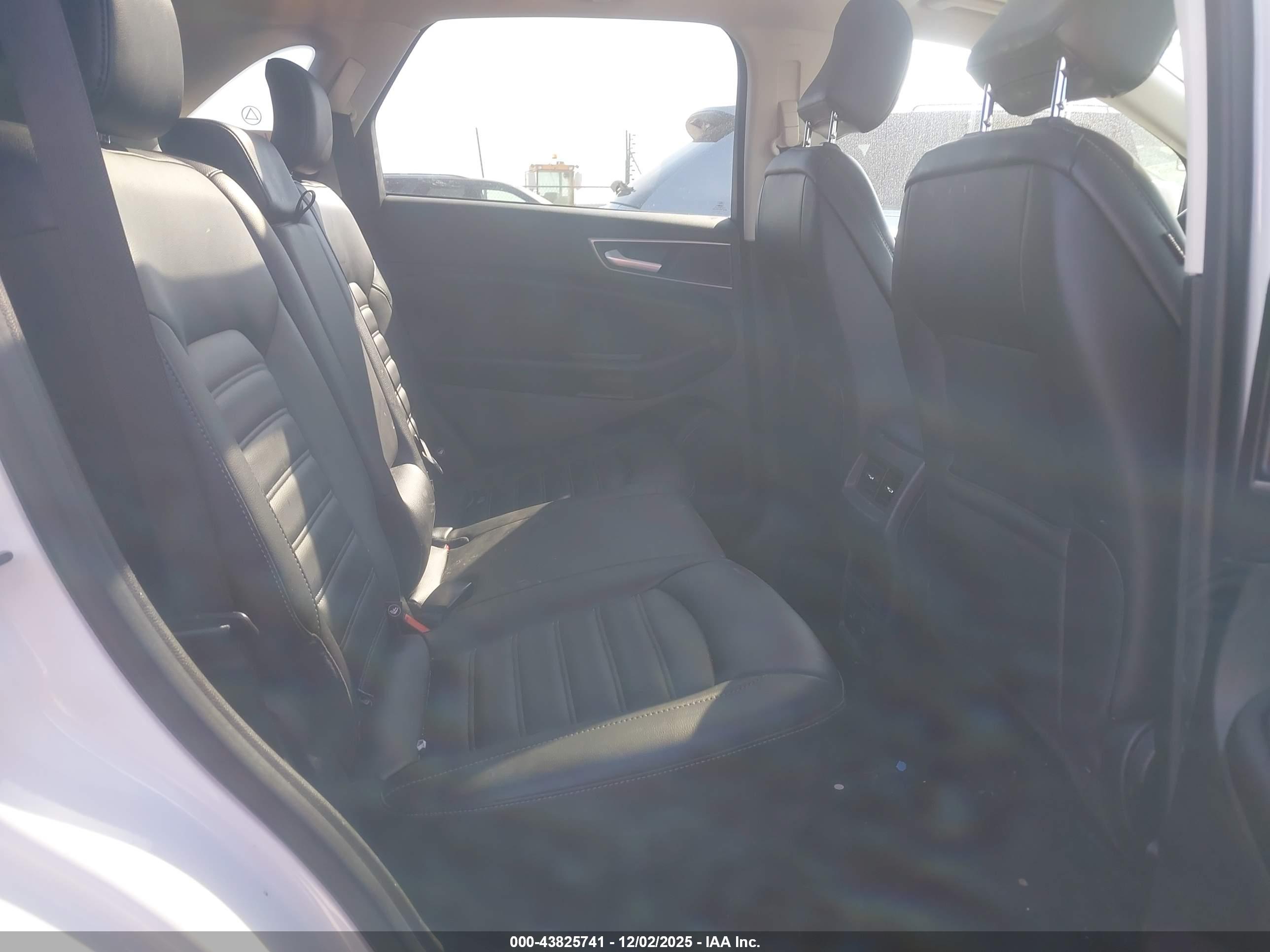 FORD EDGE image 8