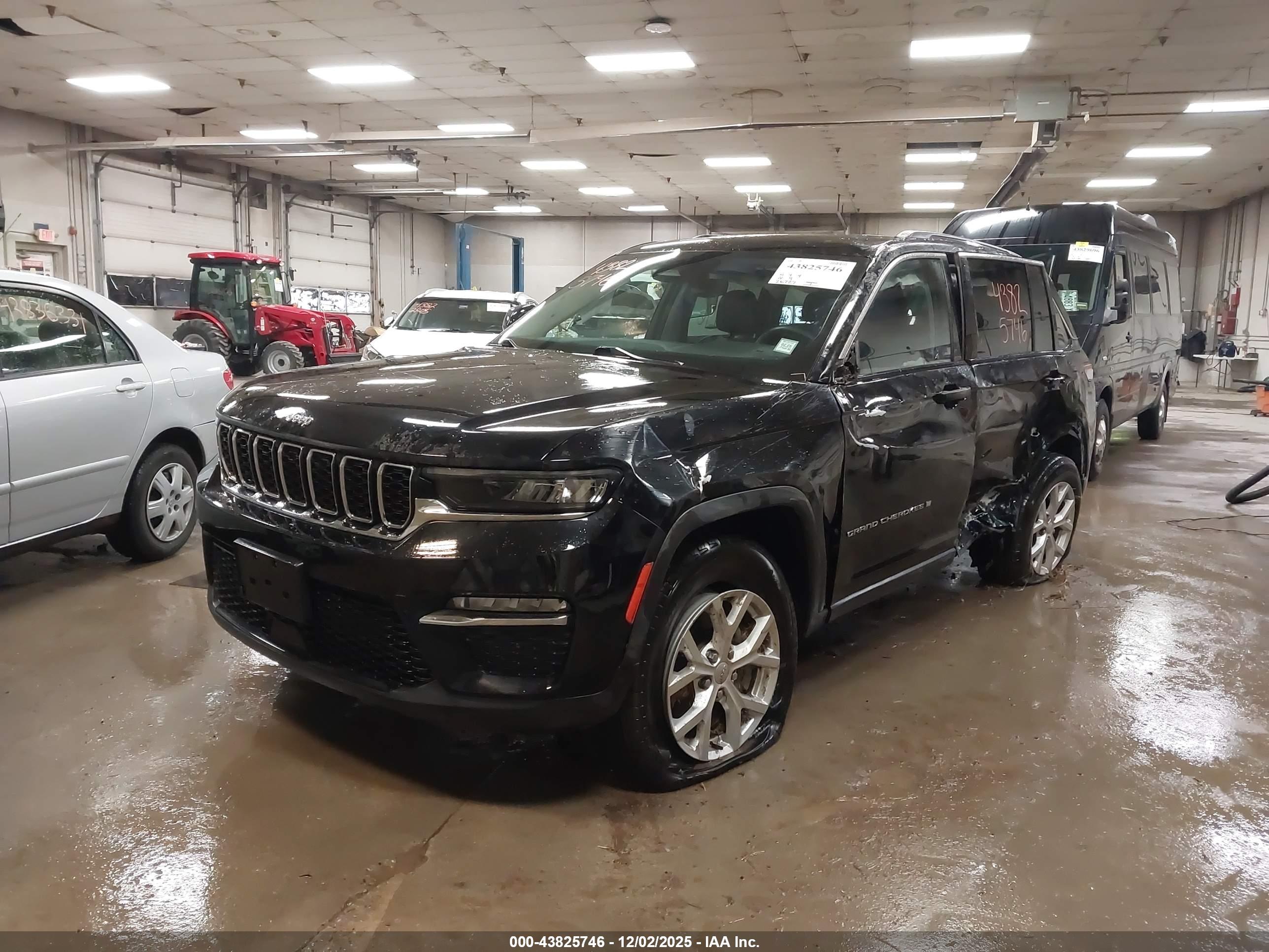JEEP GRAND image 2