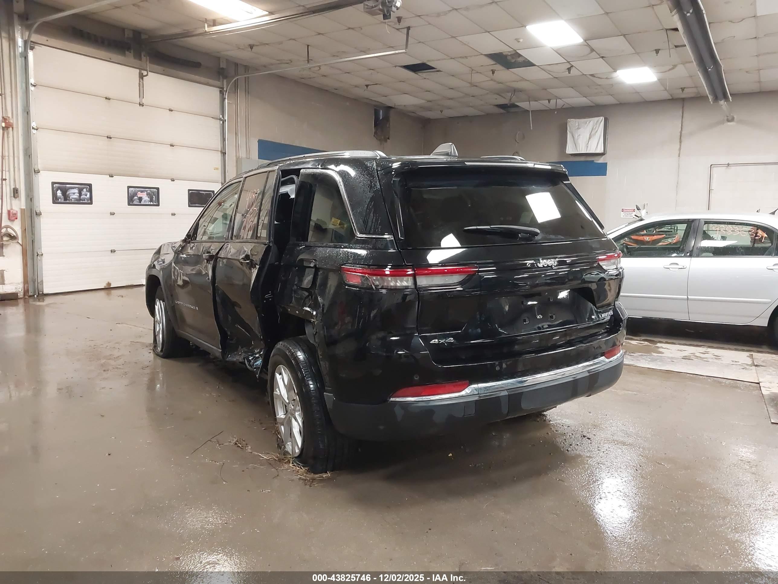 JEEP GRAND image 3