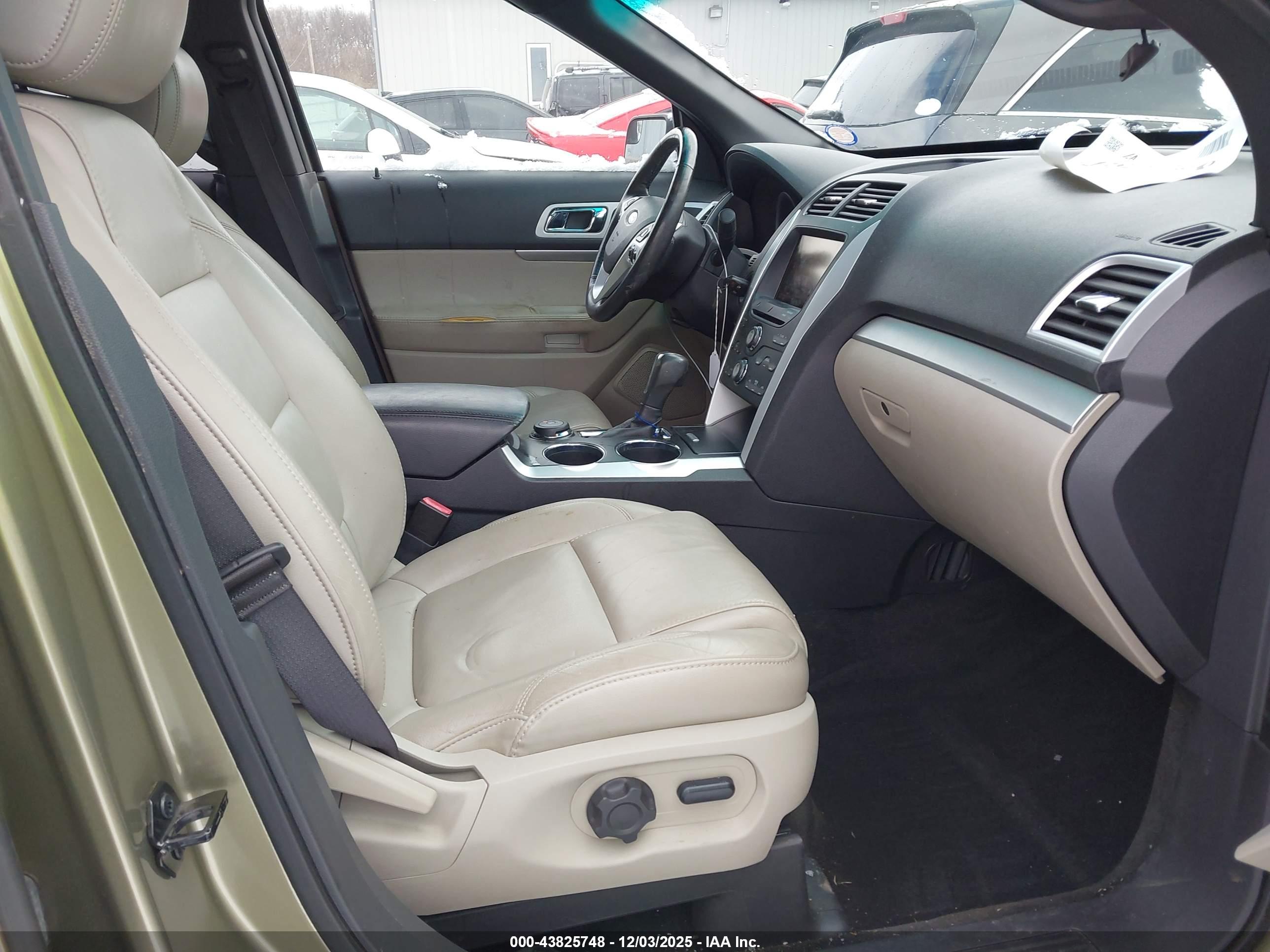 FORD EXPLORER image 5