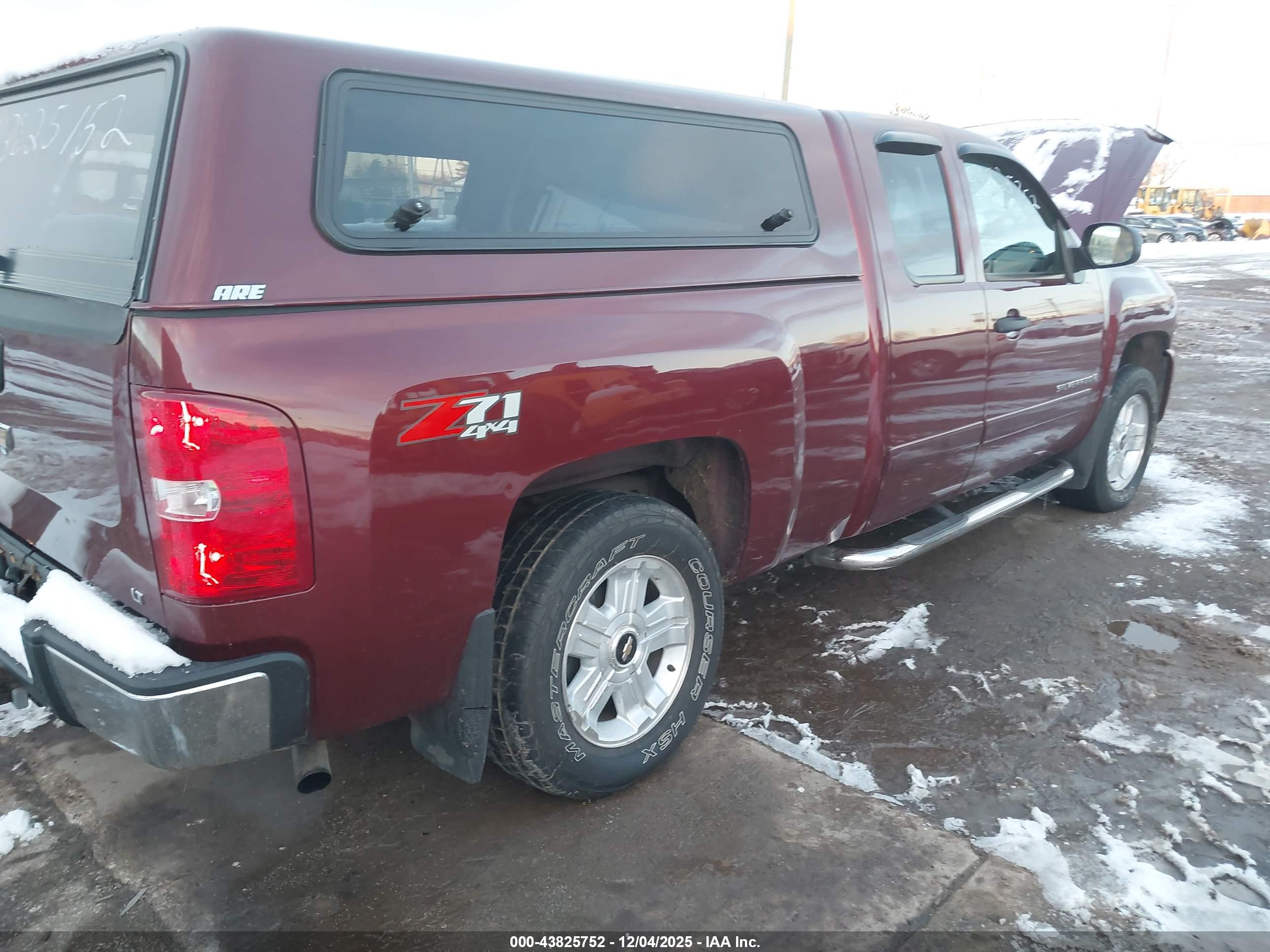 CHEVROLET SILVERADO image 4