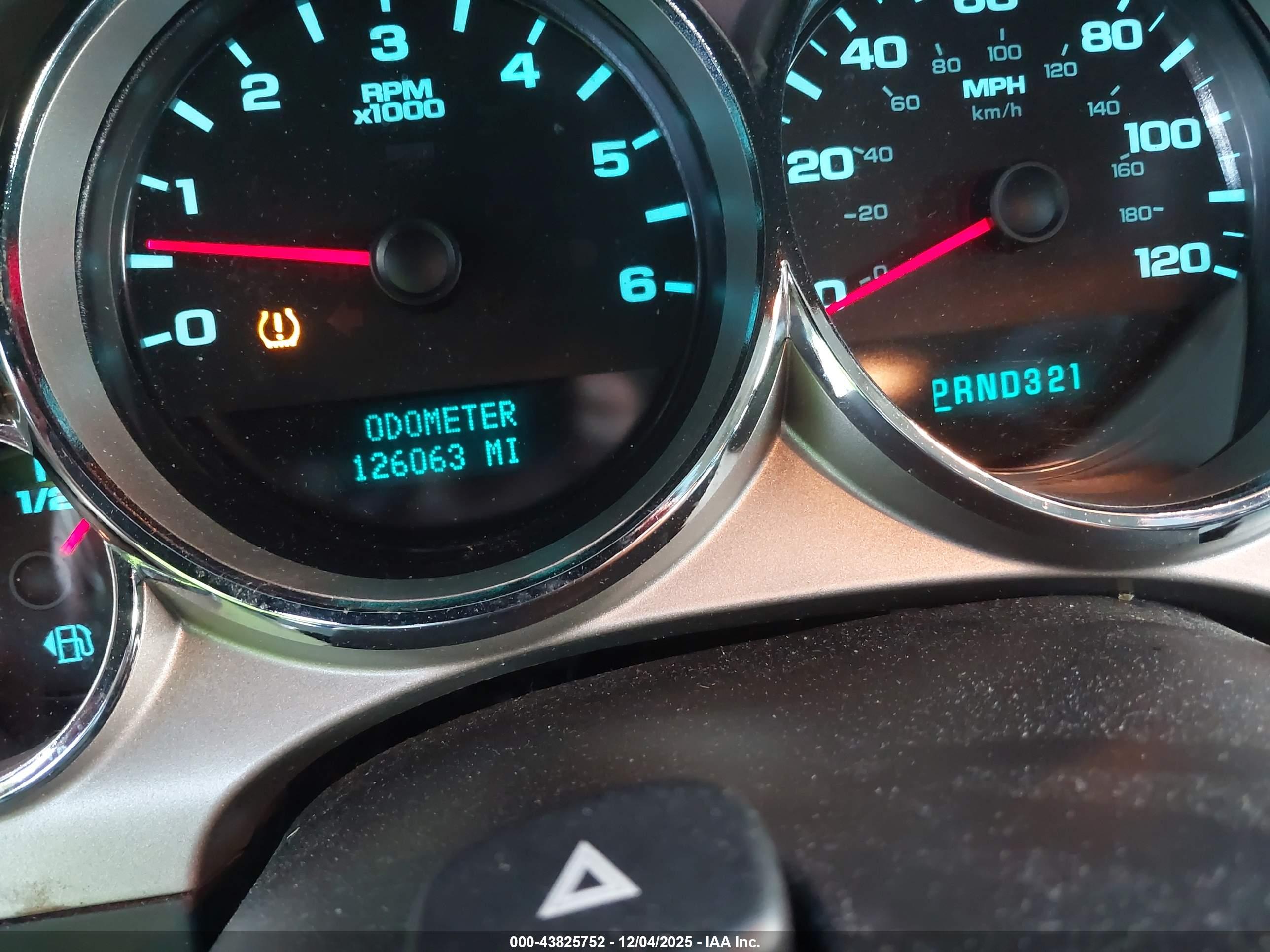 CHEVROLET SILVERADO image 7