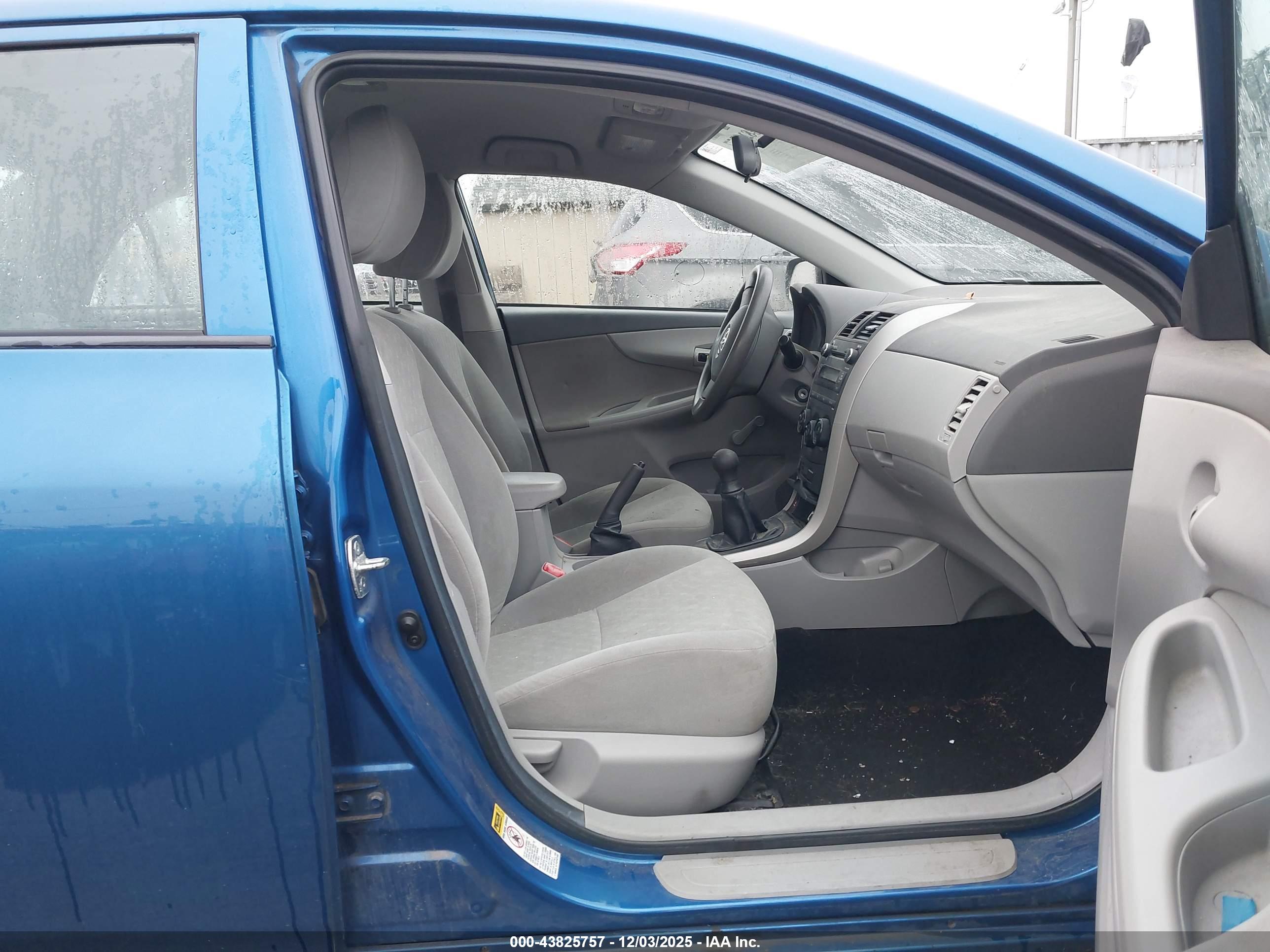 TOYOTA COROLLA image 5