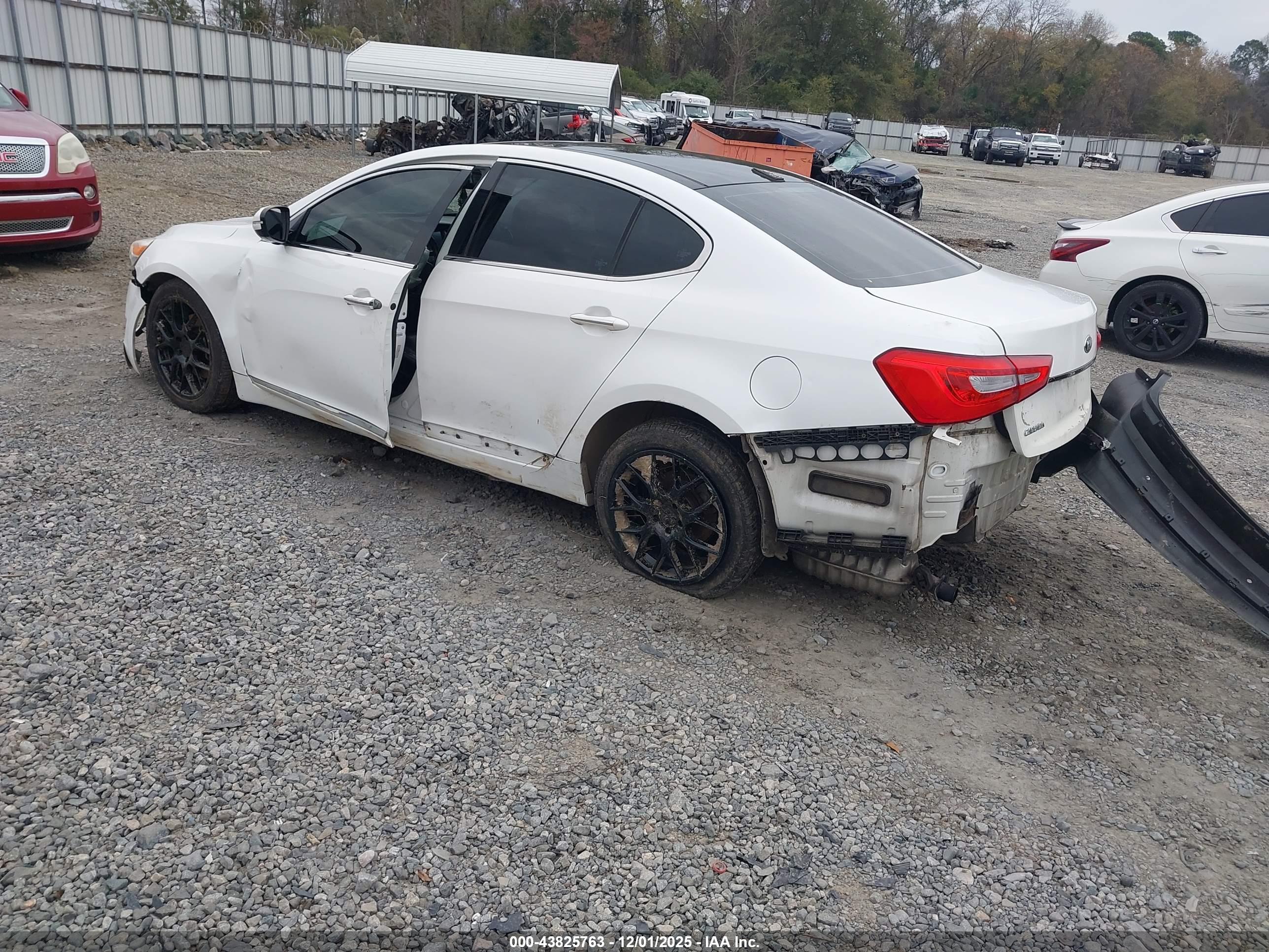 KIA CADENZA image 3