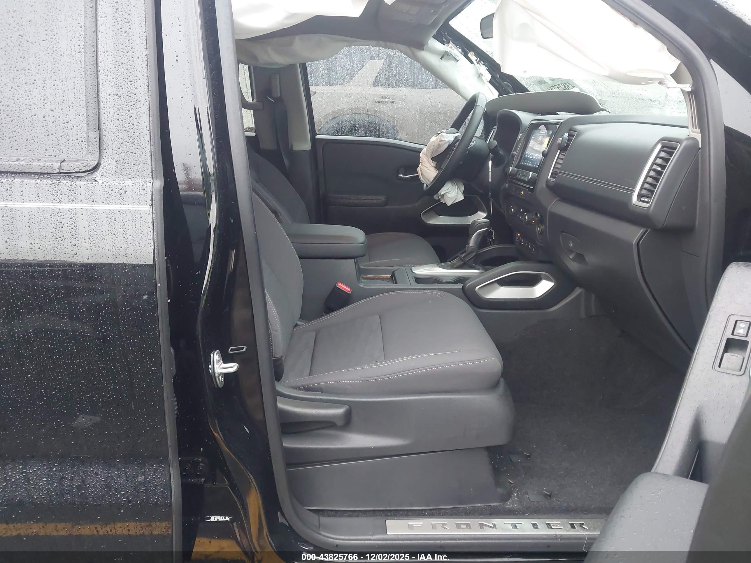 NISSAN FRONTIER image 5