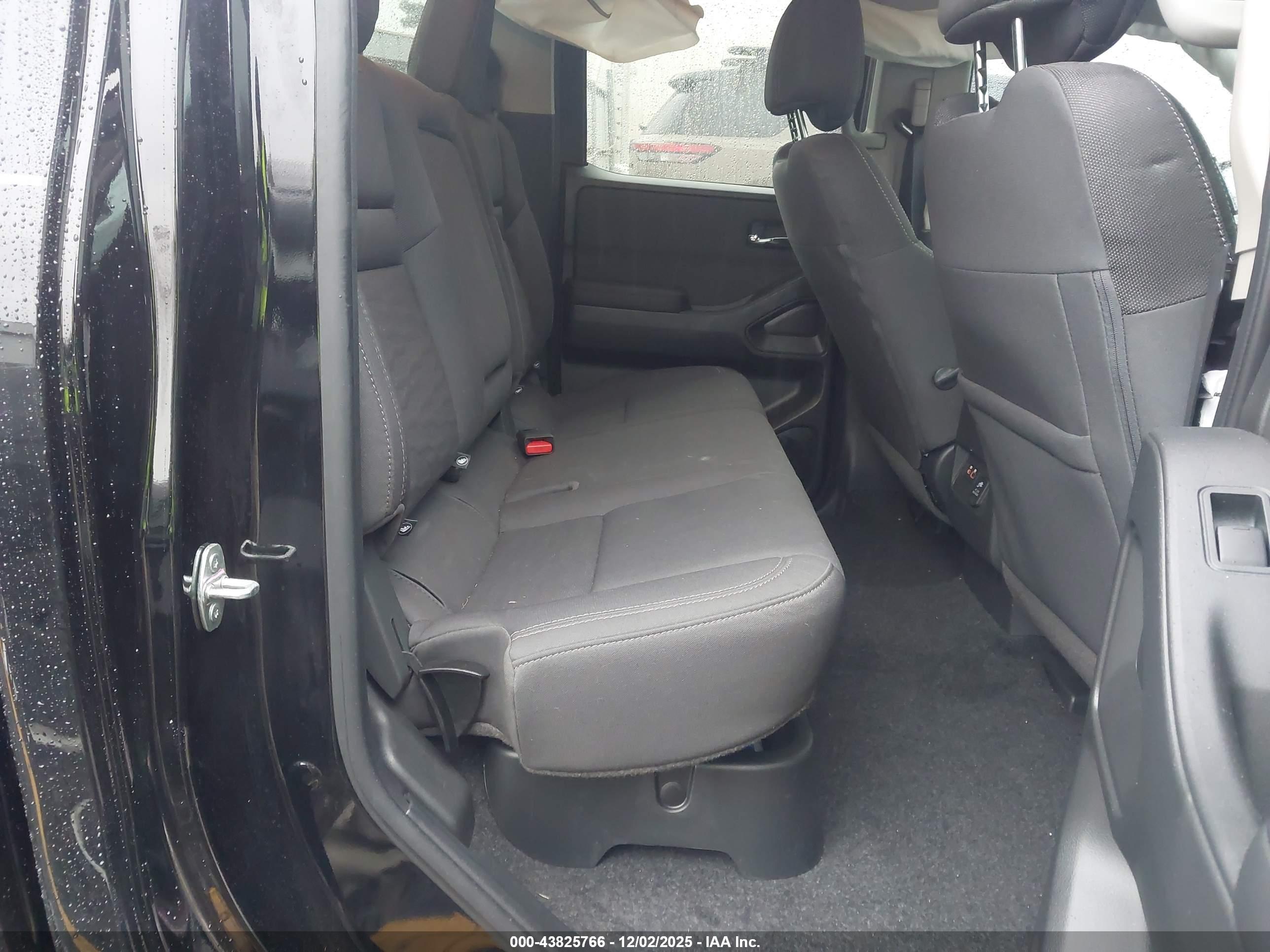 NISSAN FRONTIER image 8