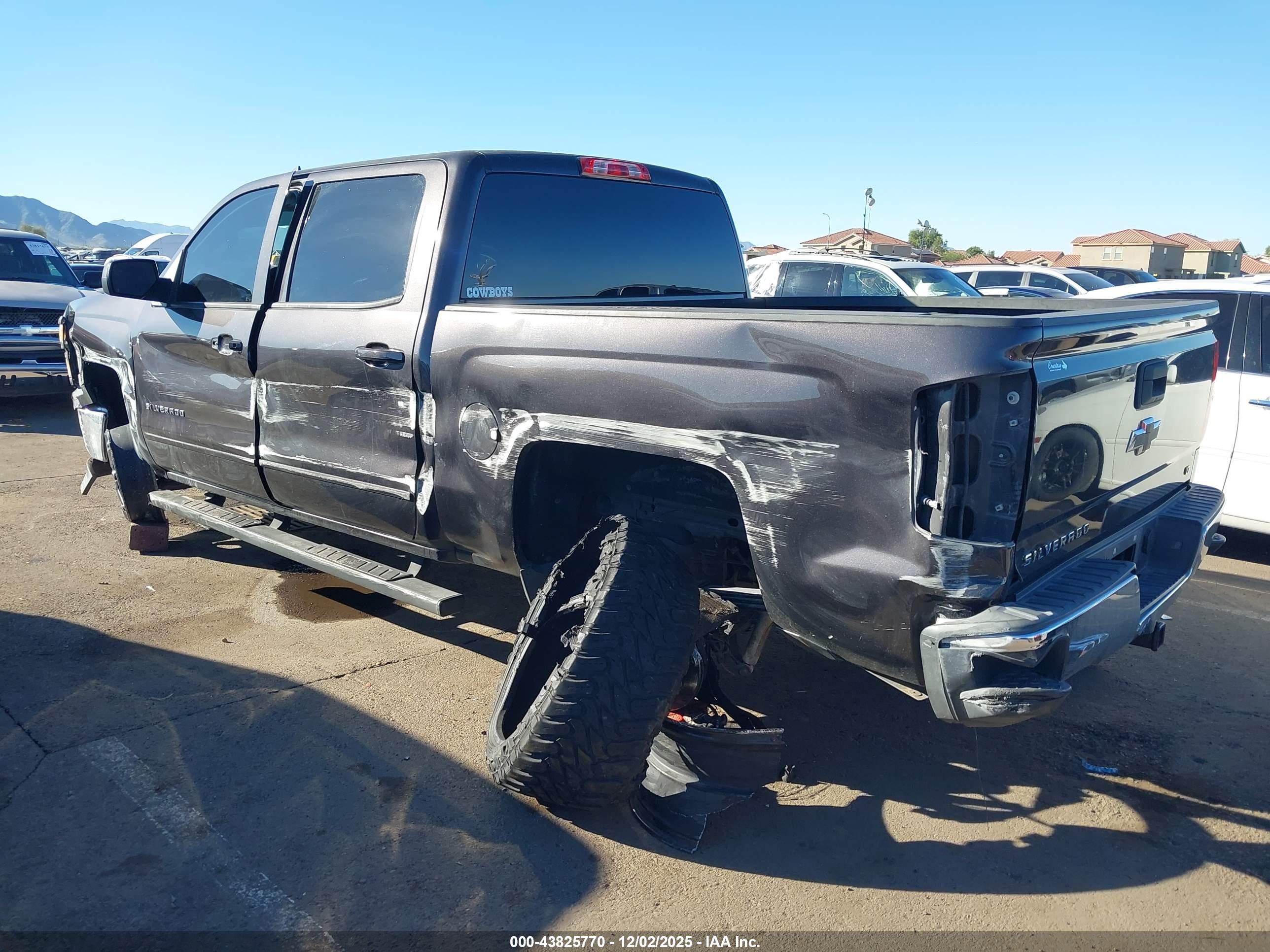 CHEVROLET SILVERADO image 3
