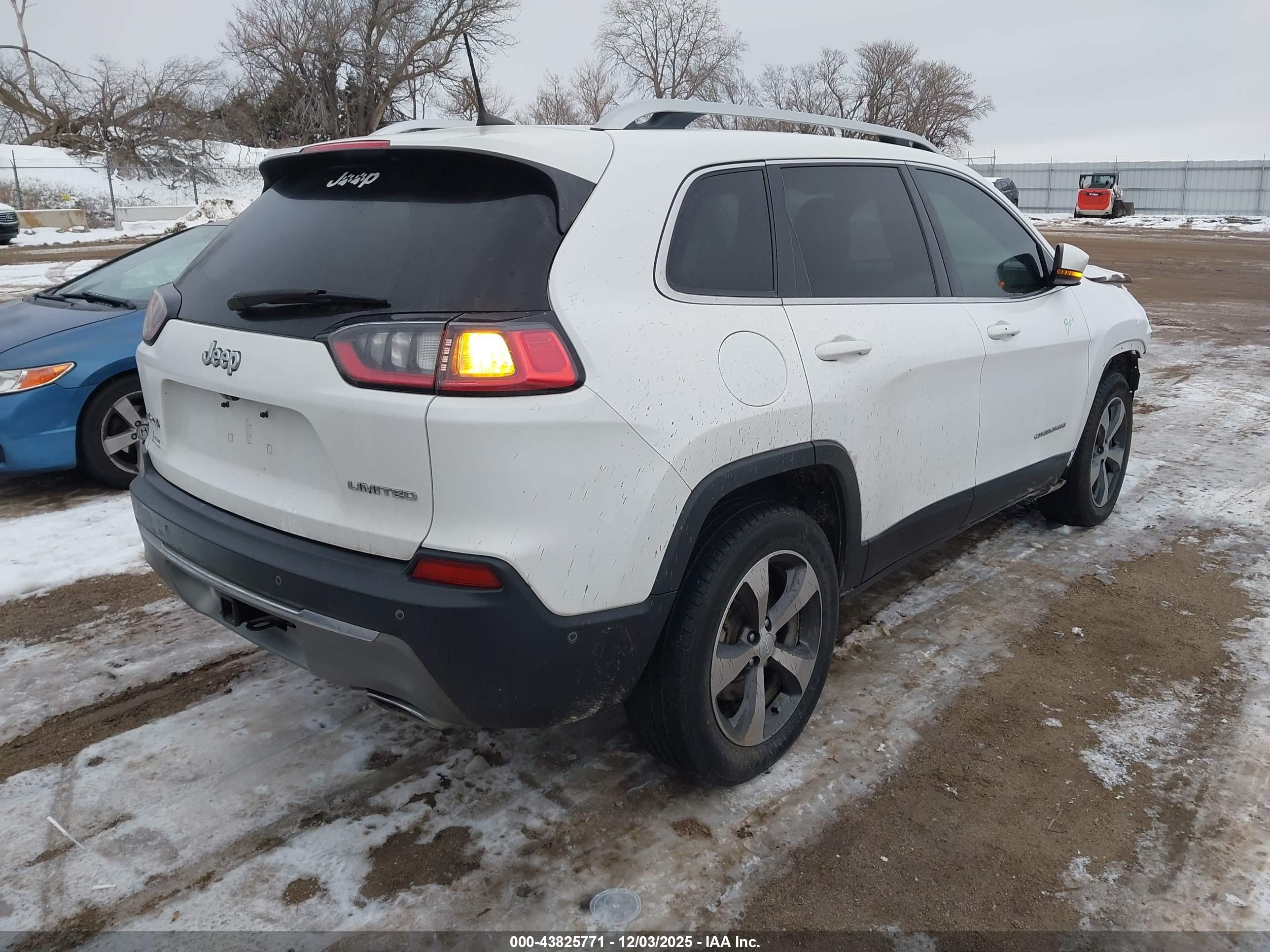 JEEP CHEROKEE image 4