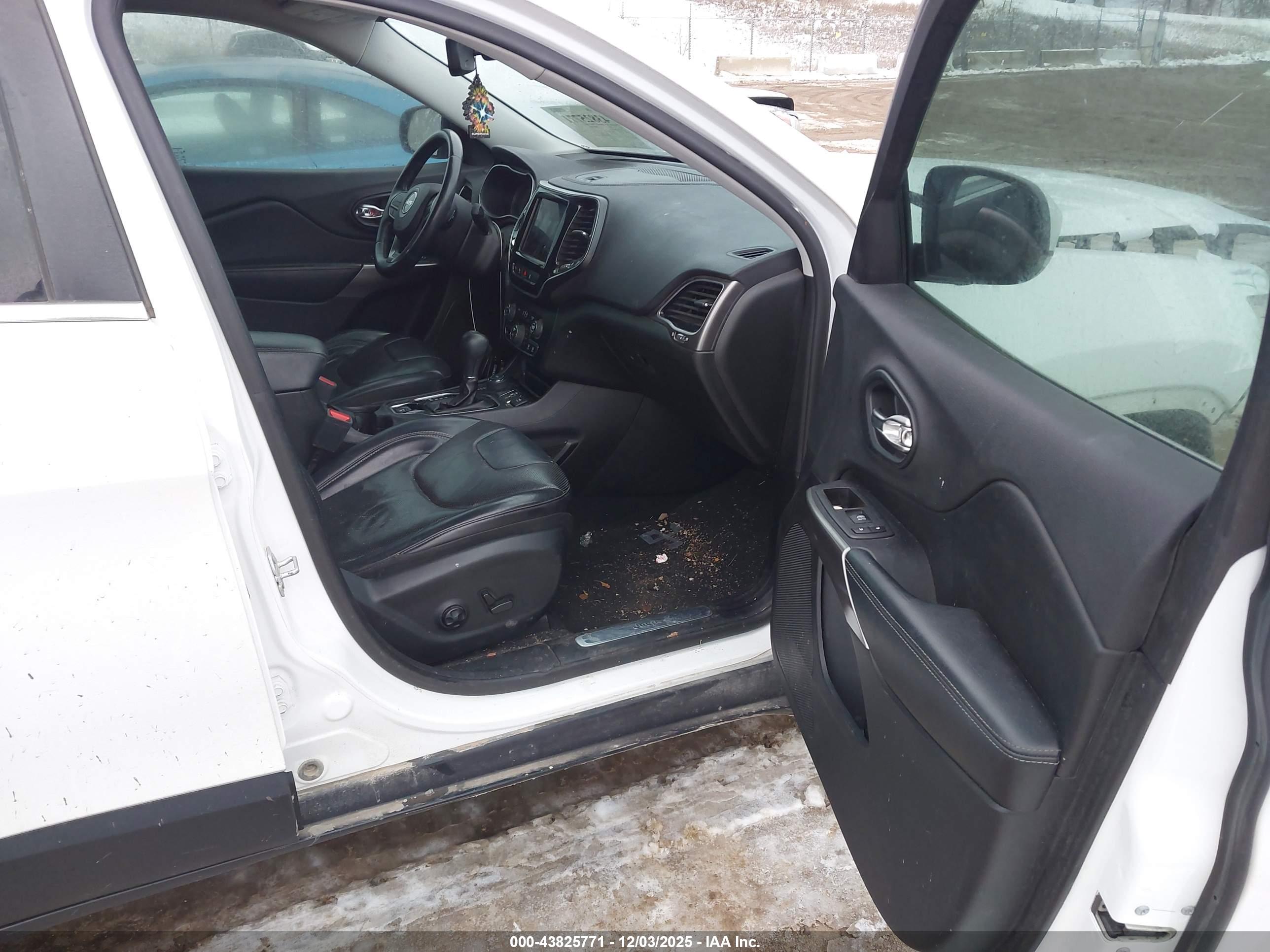 JEEP CHEROKEE image 5