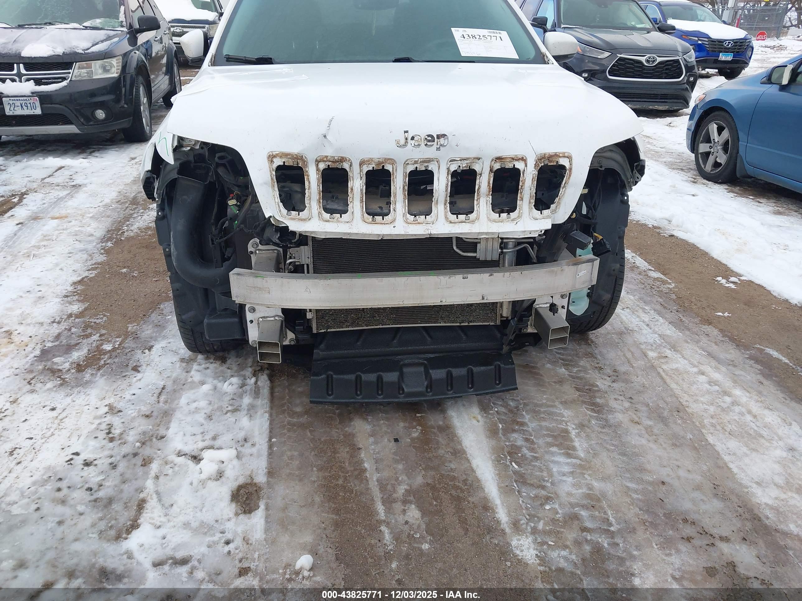 JEEP CHEROKEE image 6