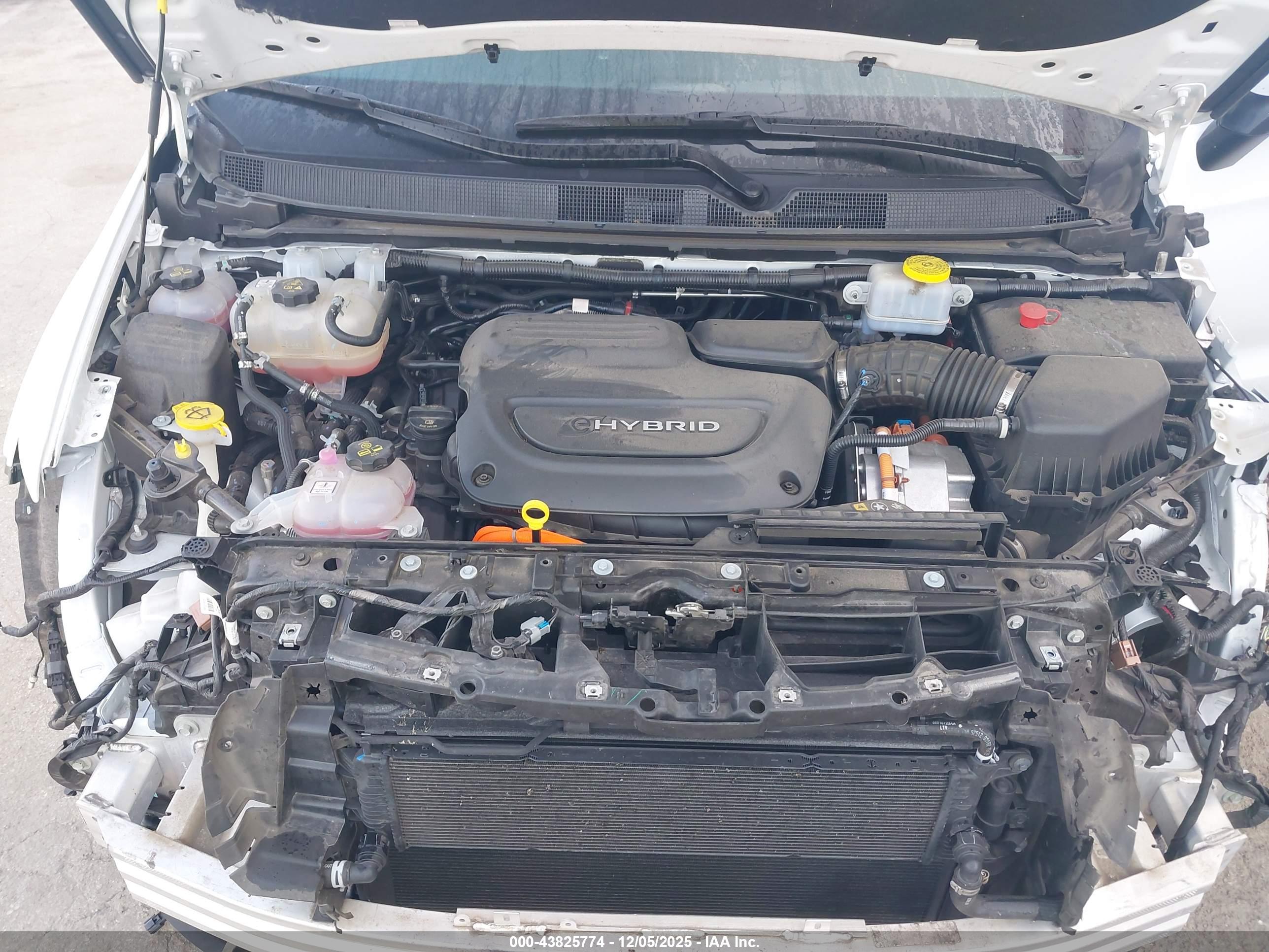 CHRYSLER PACIFICA image 10