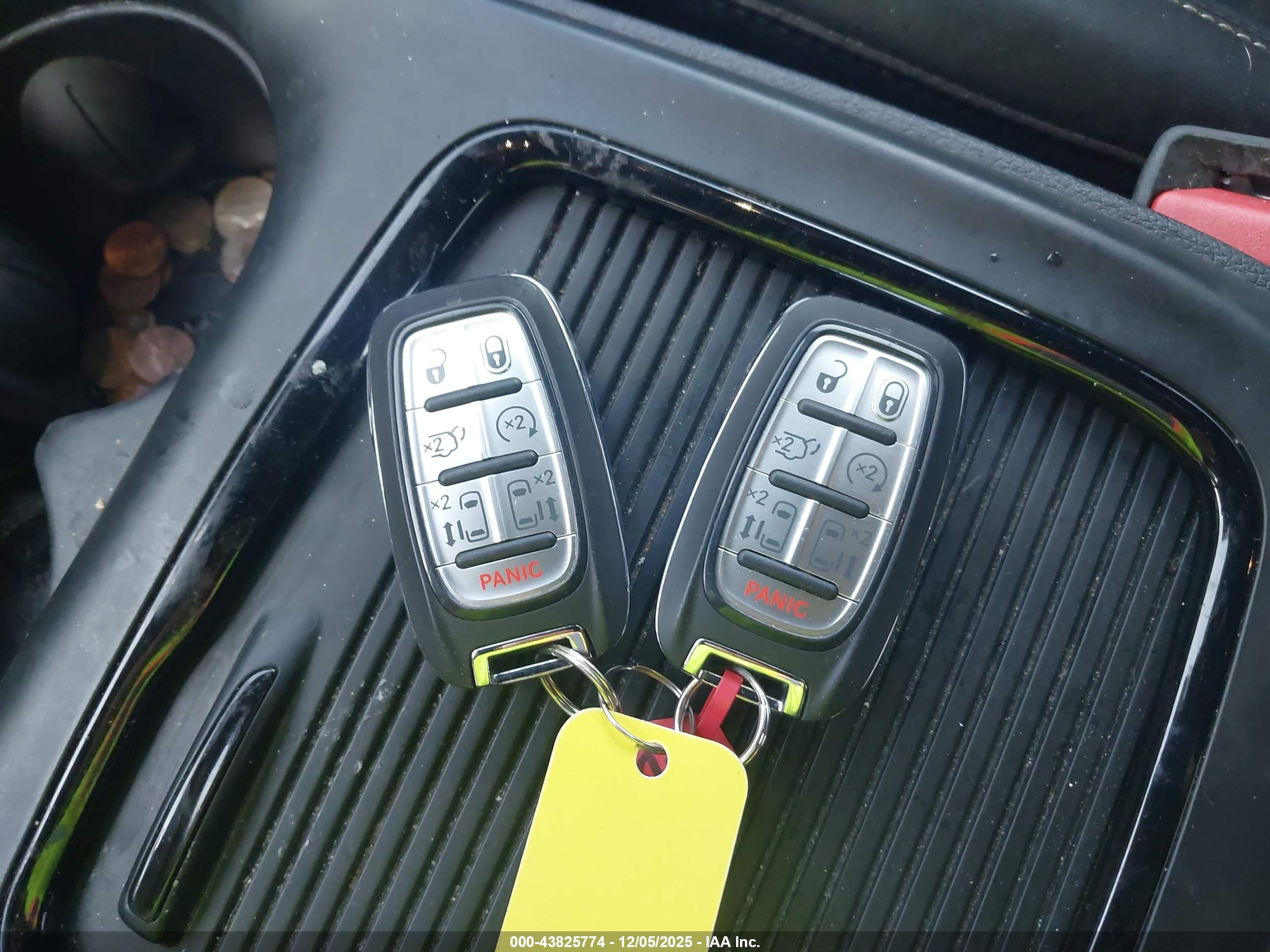 CHRYSLER PACIFICA image 11