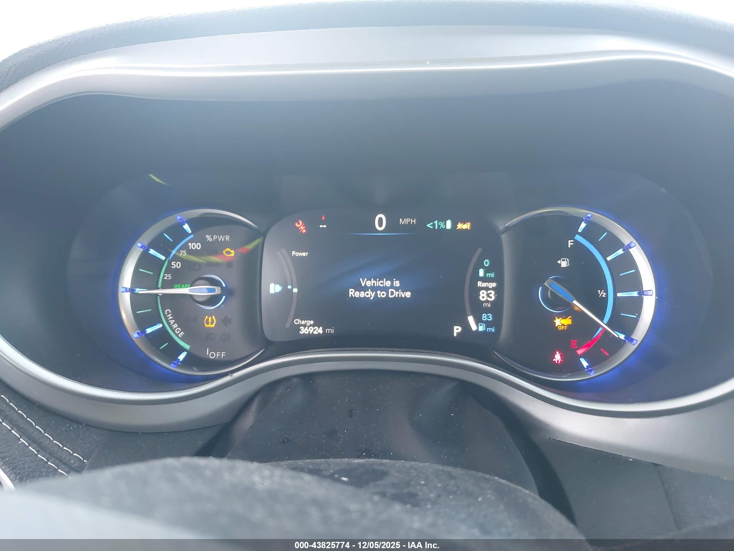 CHRYSLER PACIFICA image 7