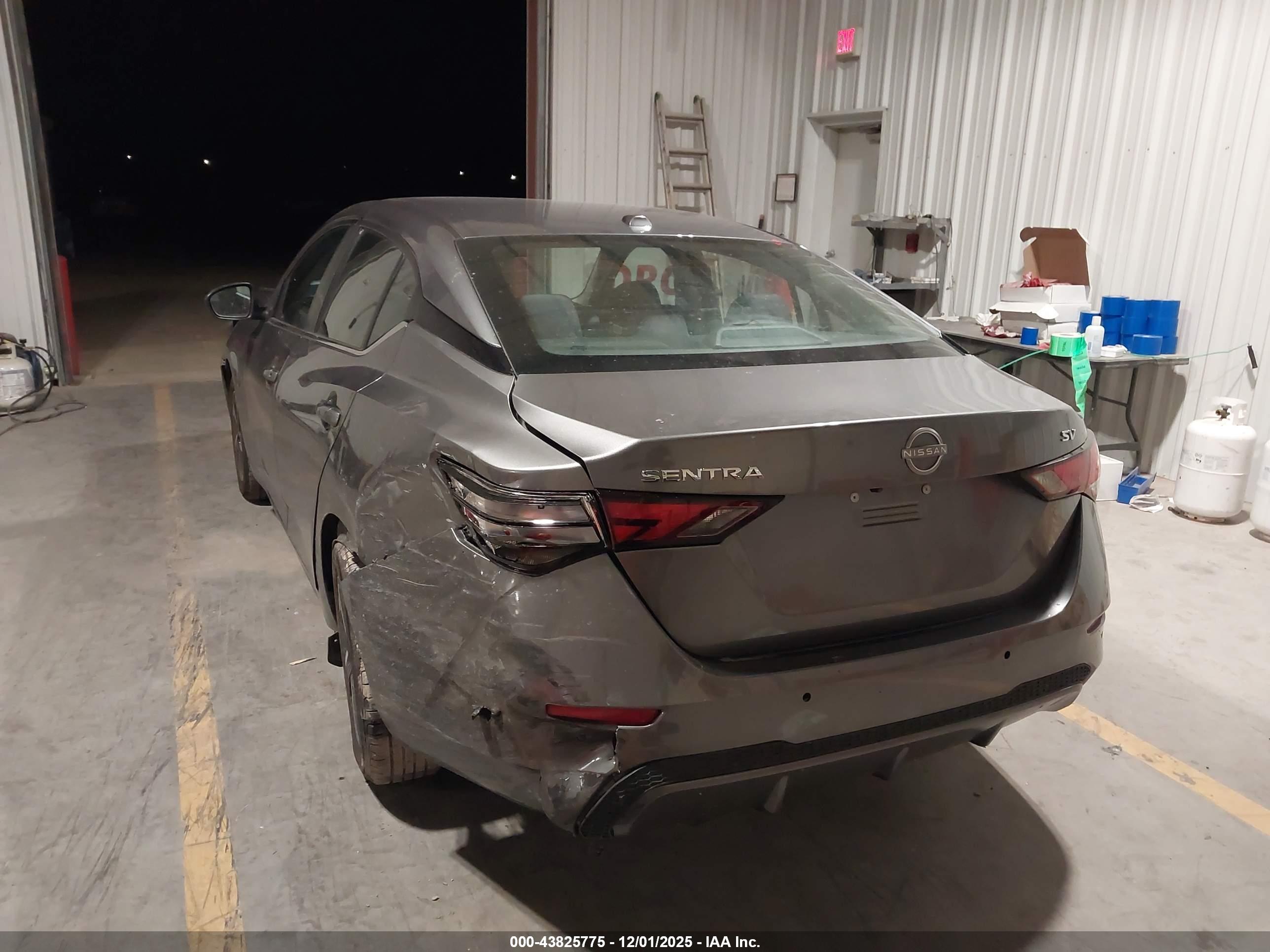 NISSAN SENTRA image 3