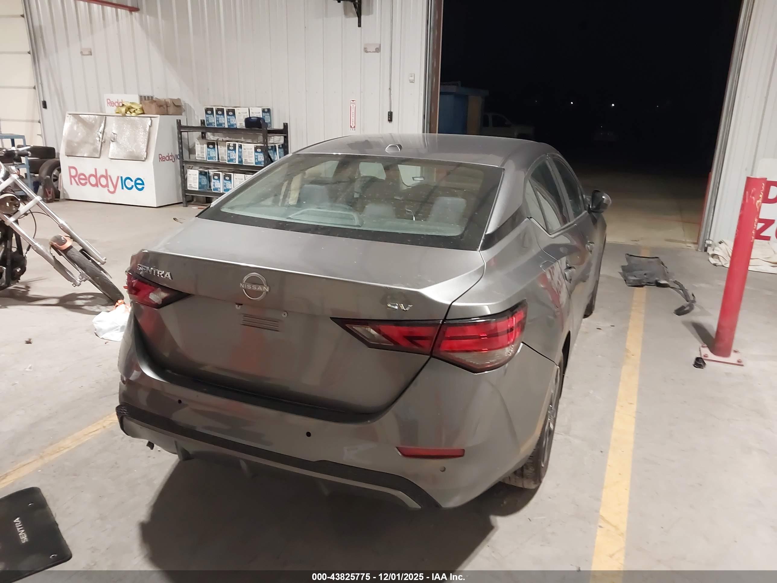 NISSAN SENTRA image 4