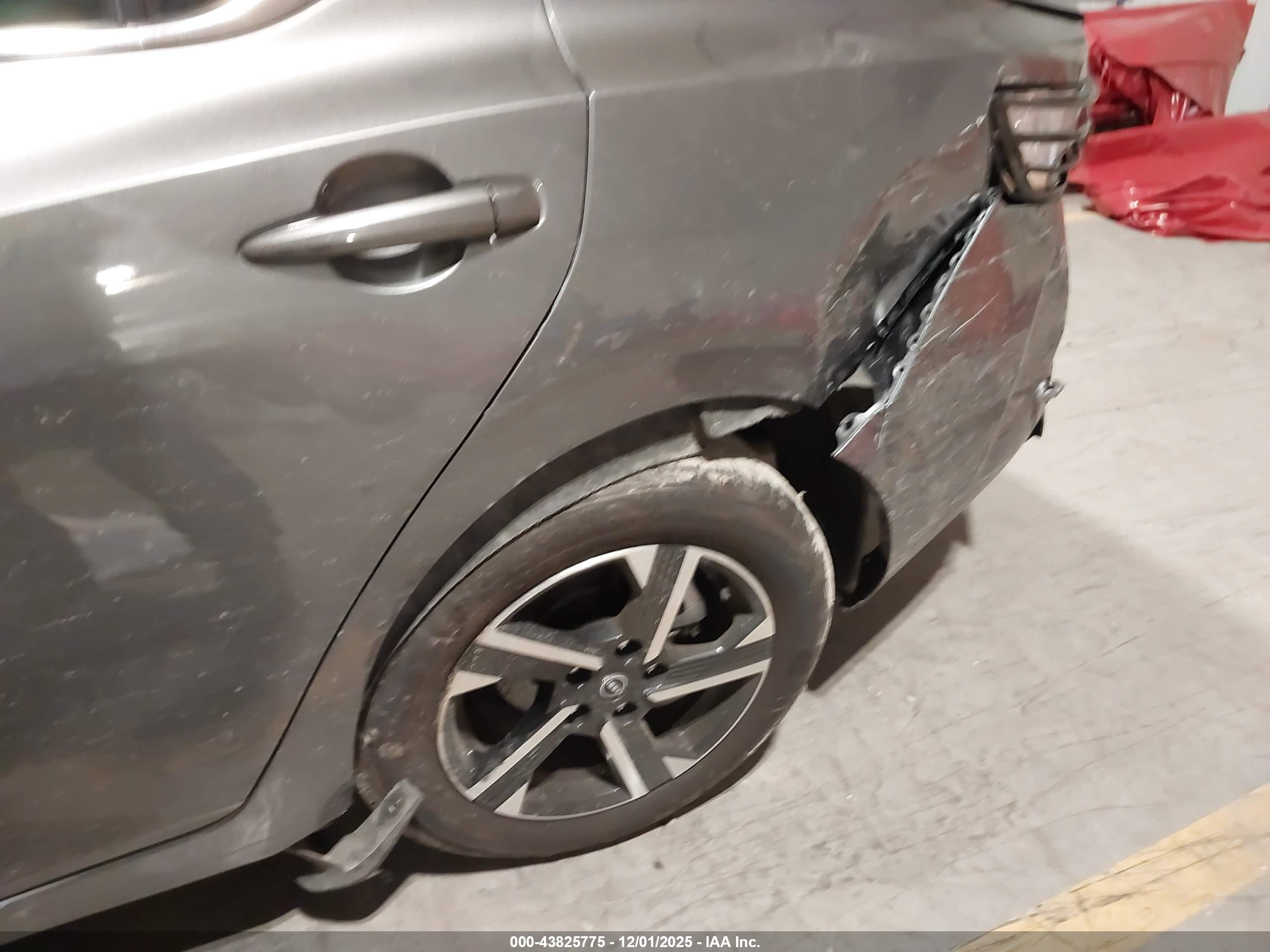 NISSAN SENTRA image 6