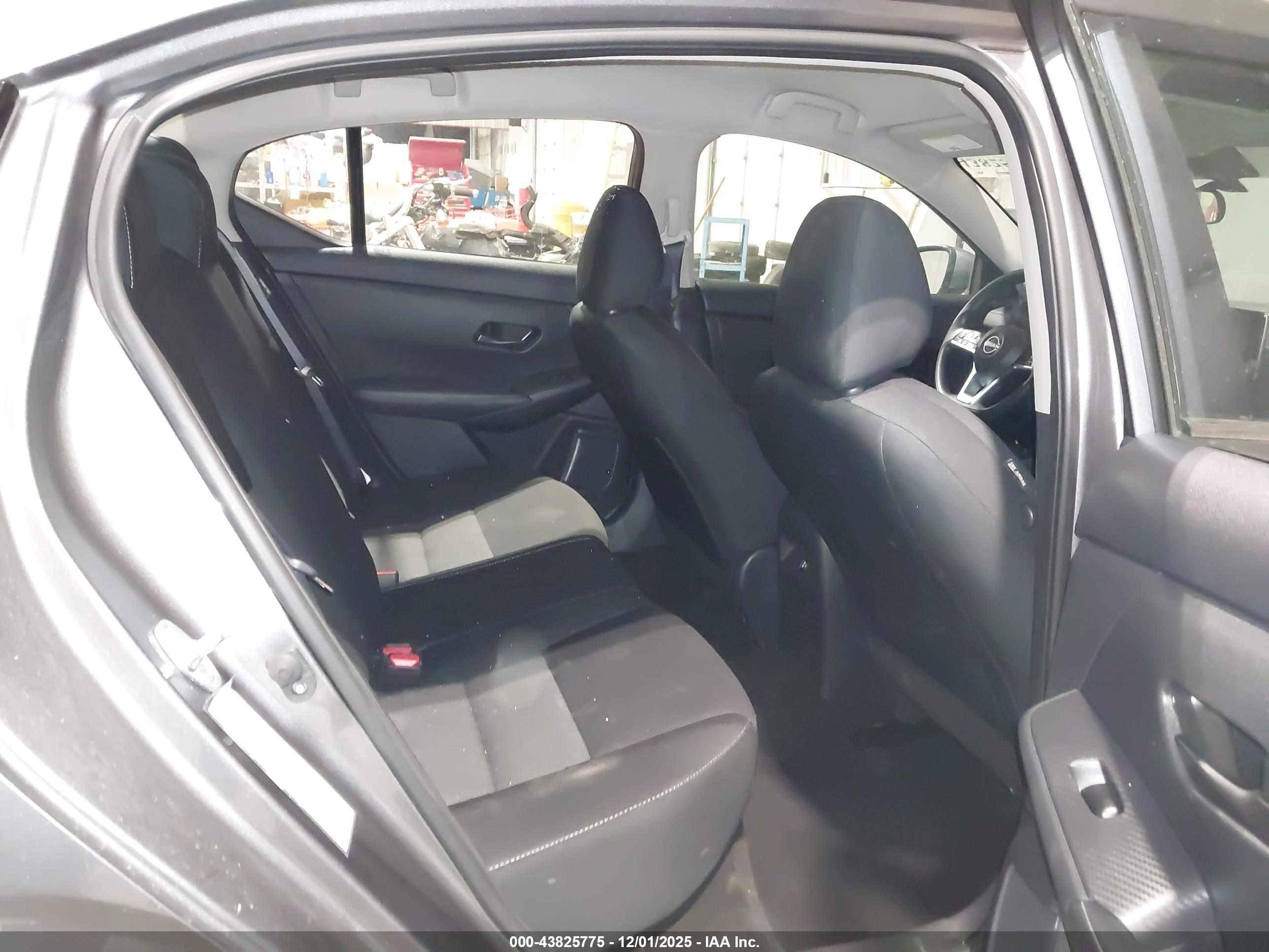 NISSAN SENTRA image 8