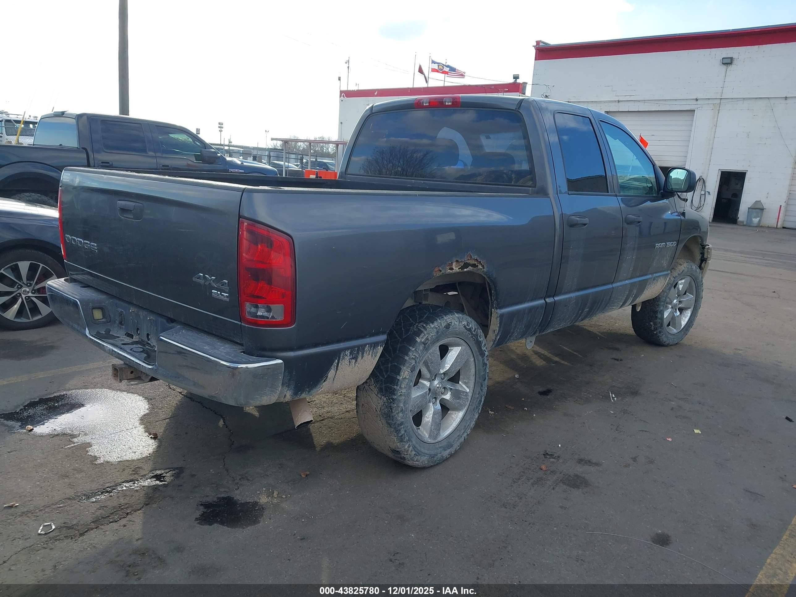 DODGE RAM image 4