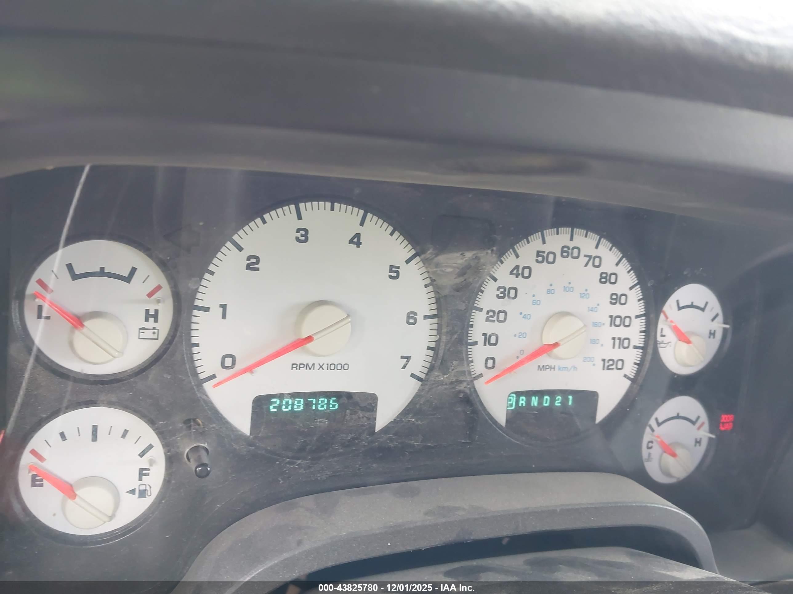 DODGE RAM image 7