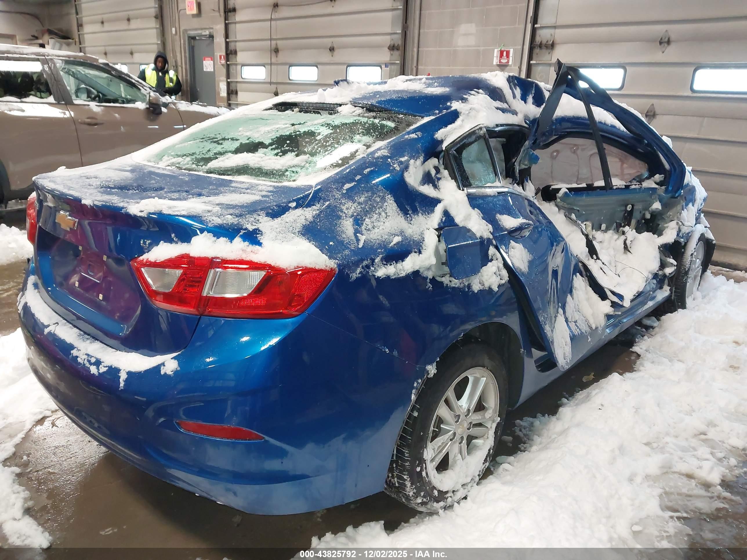 CHEVROLET CRUZE image 4