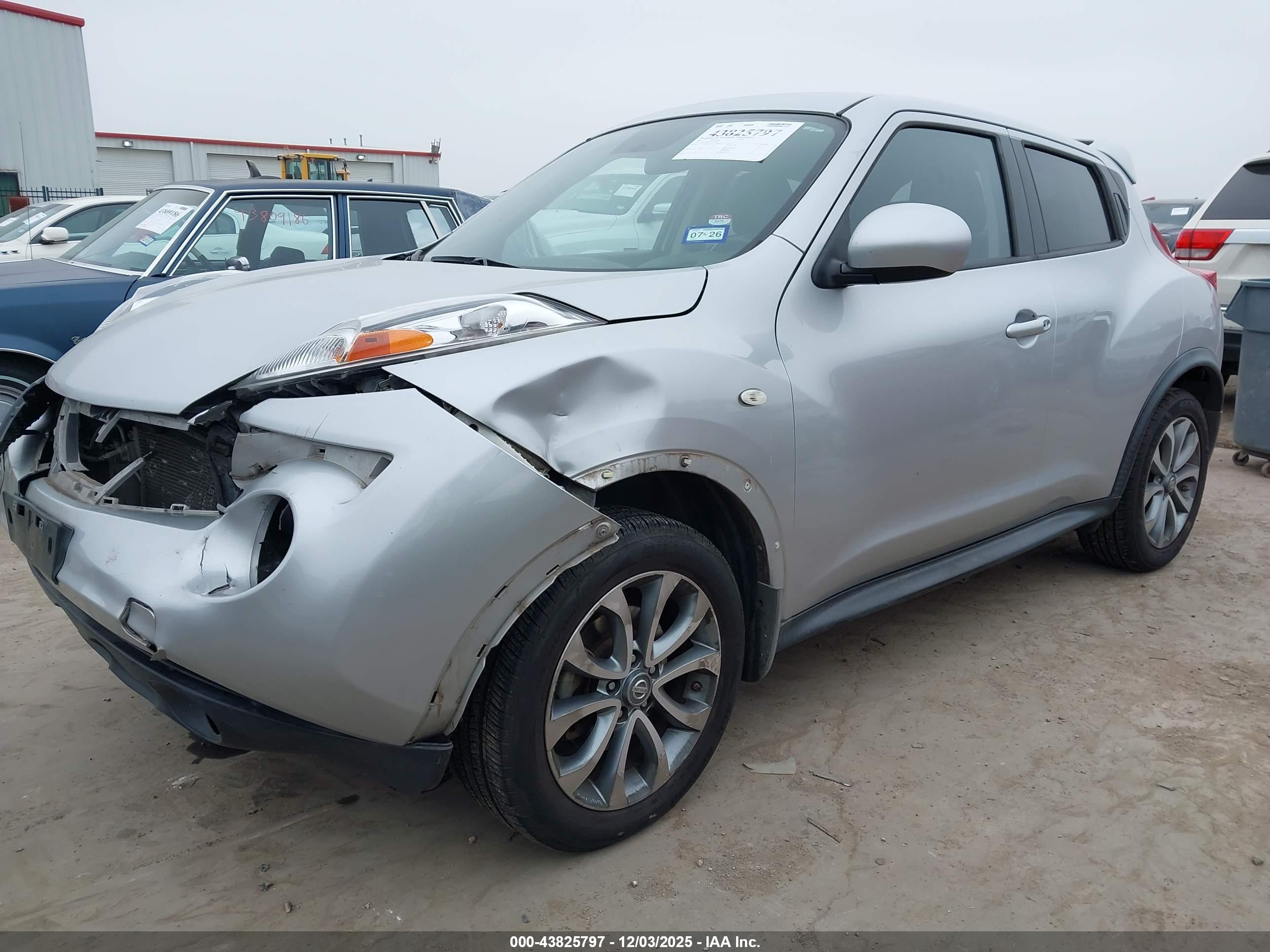 NISSAN JUKE image 2