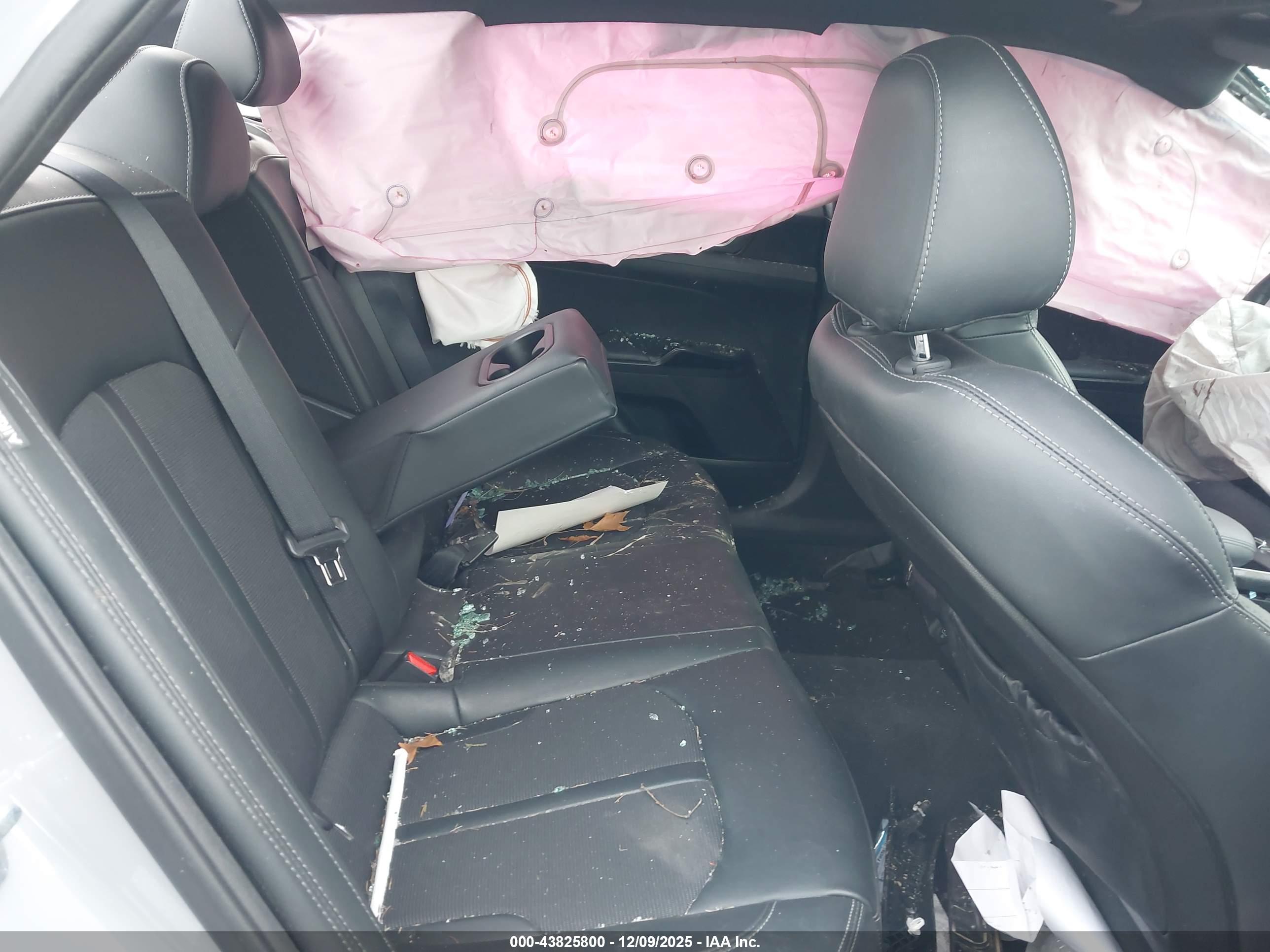 KIA K5 image 8