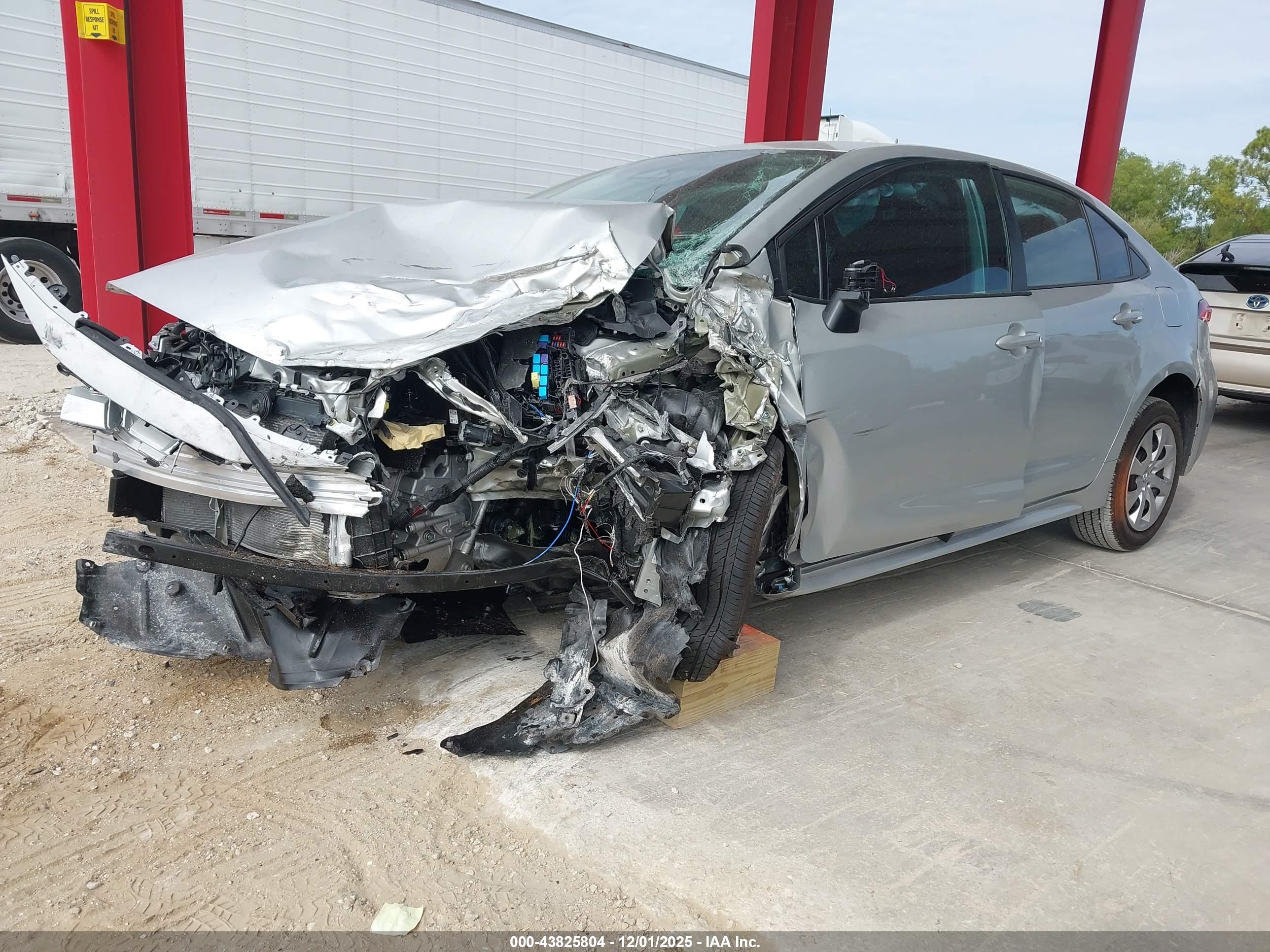 TOYOTA COROLLA image 2