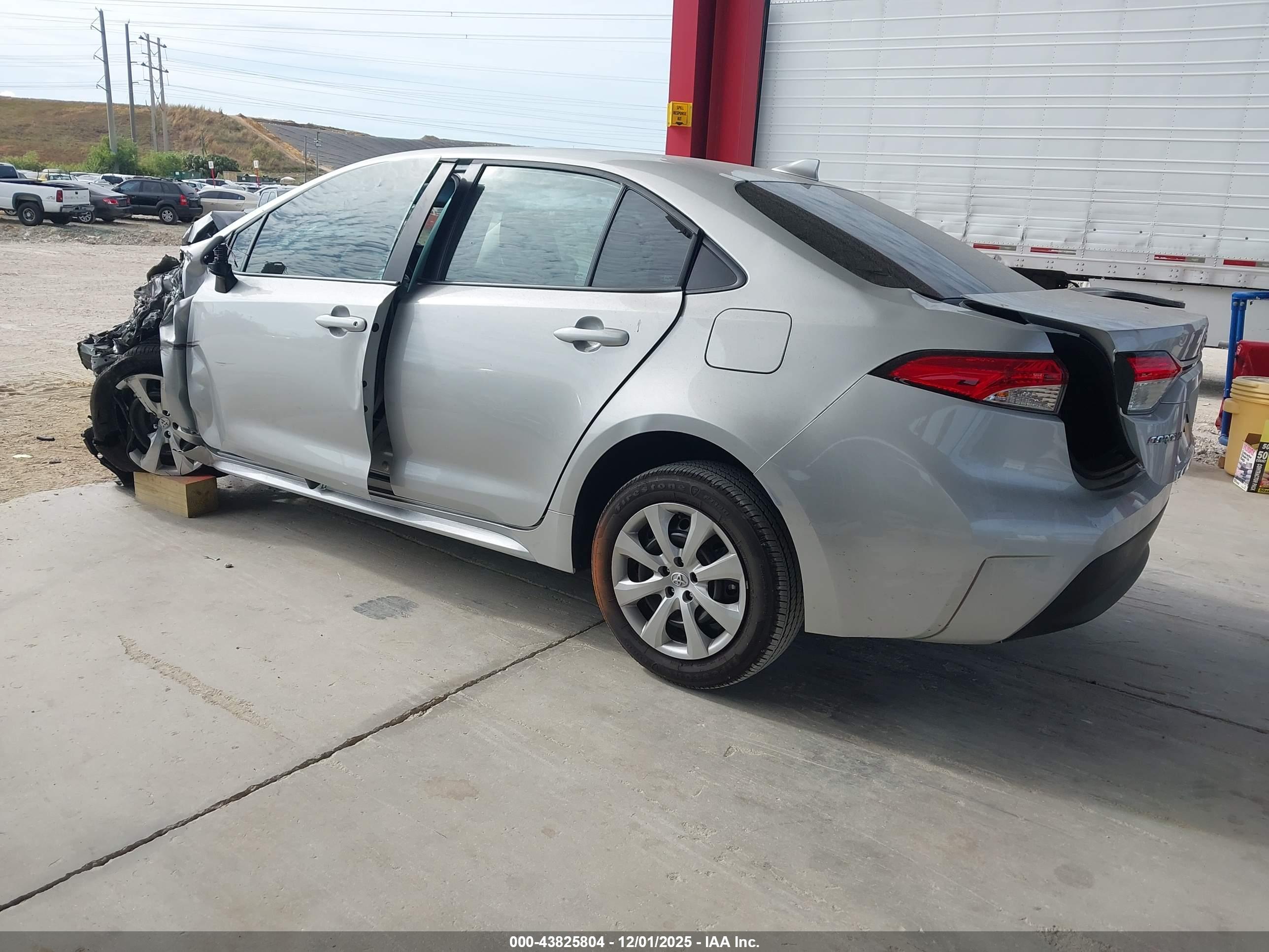 TOYOTA COROLLA image 3