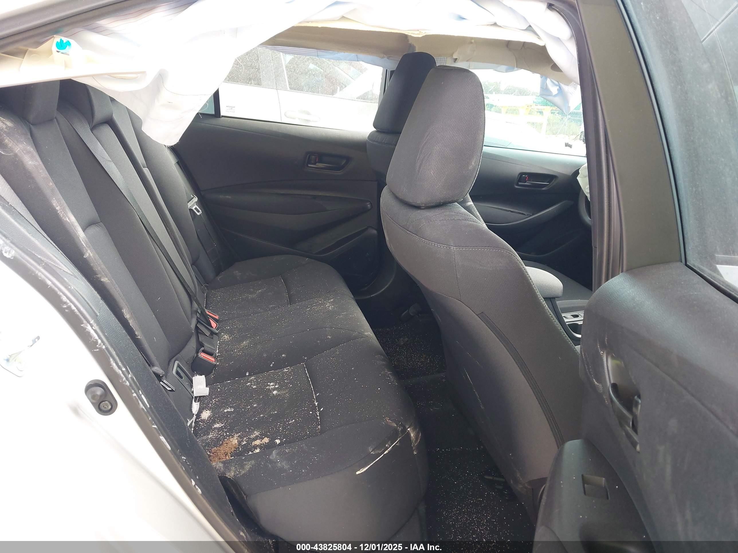 TOYOTA COROLLA image 8