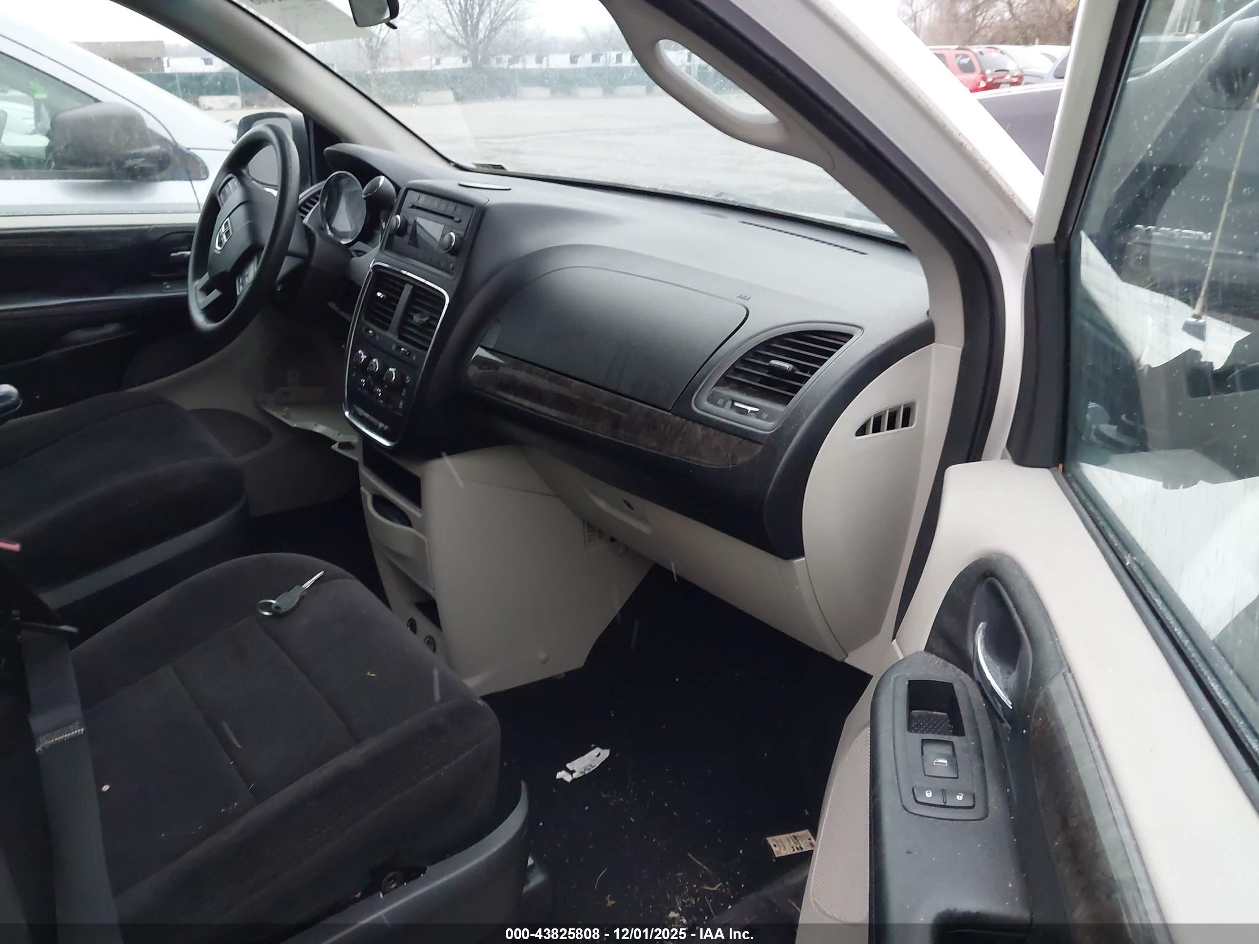 DODGE GRAND image 5