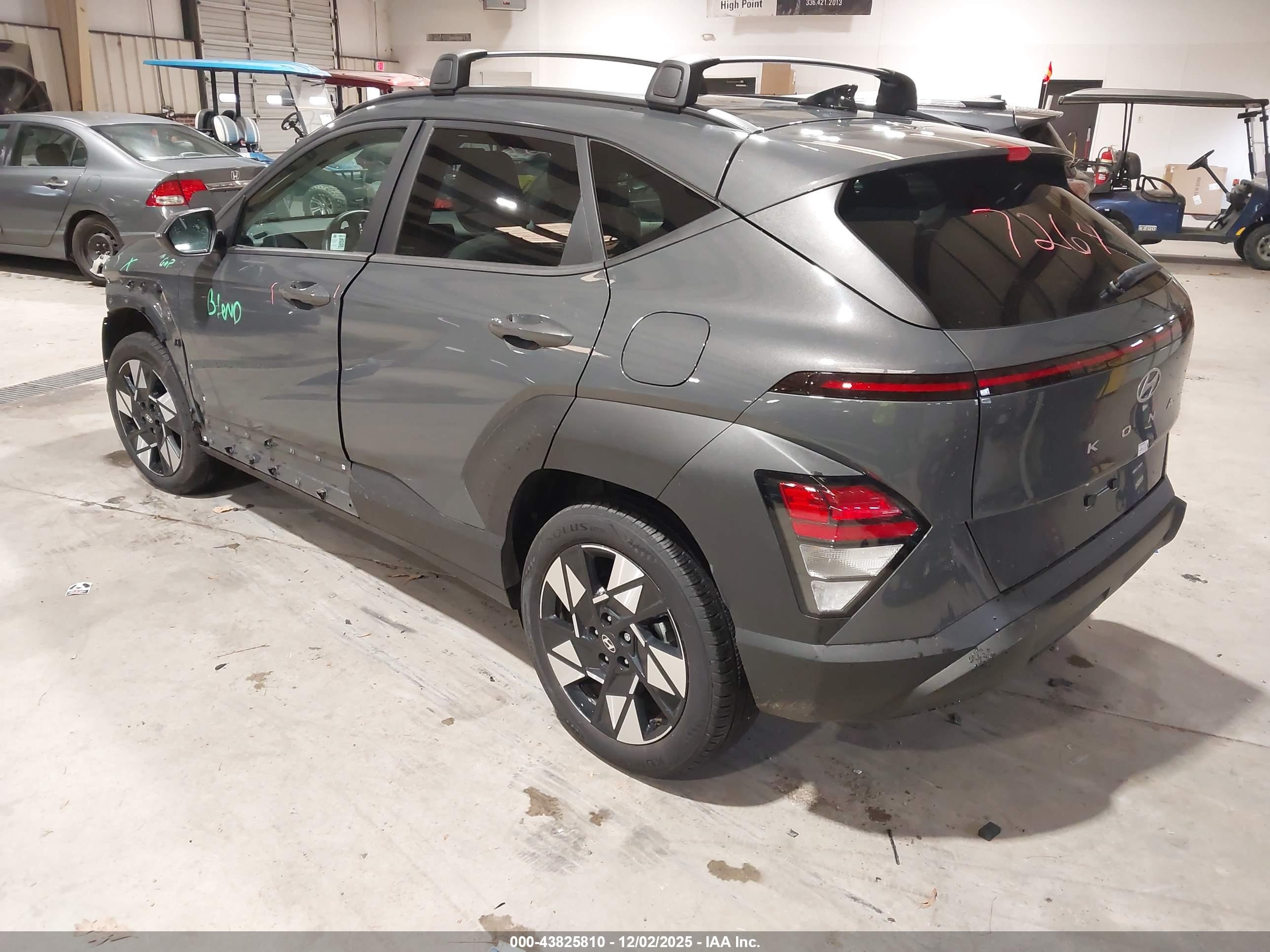 HYUNDAI KONA image 3