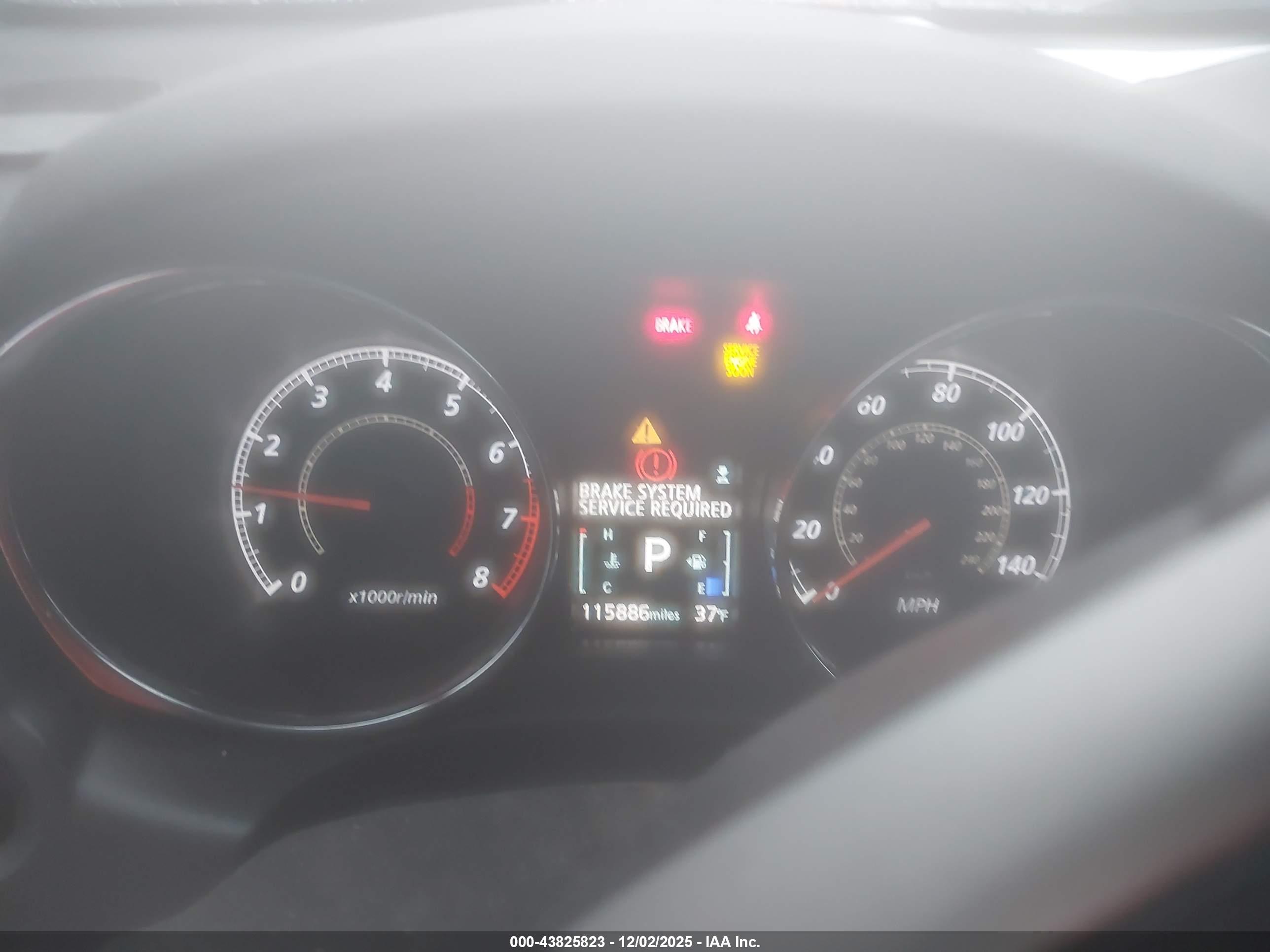 MITSUBISHI OUTLANDER image 7