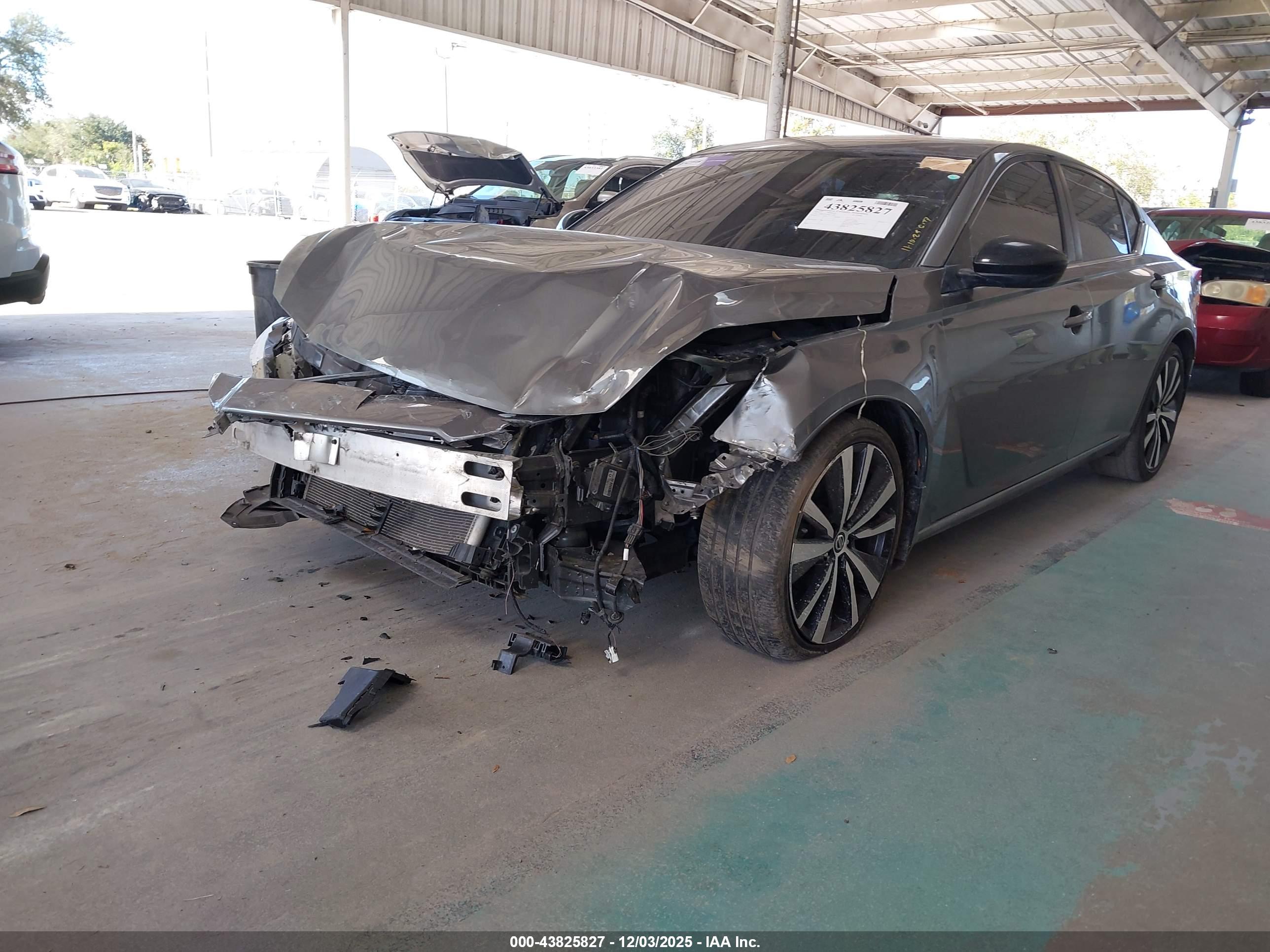 NISSAN ALTIMA image 2