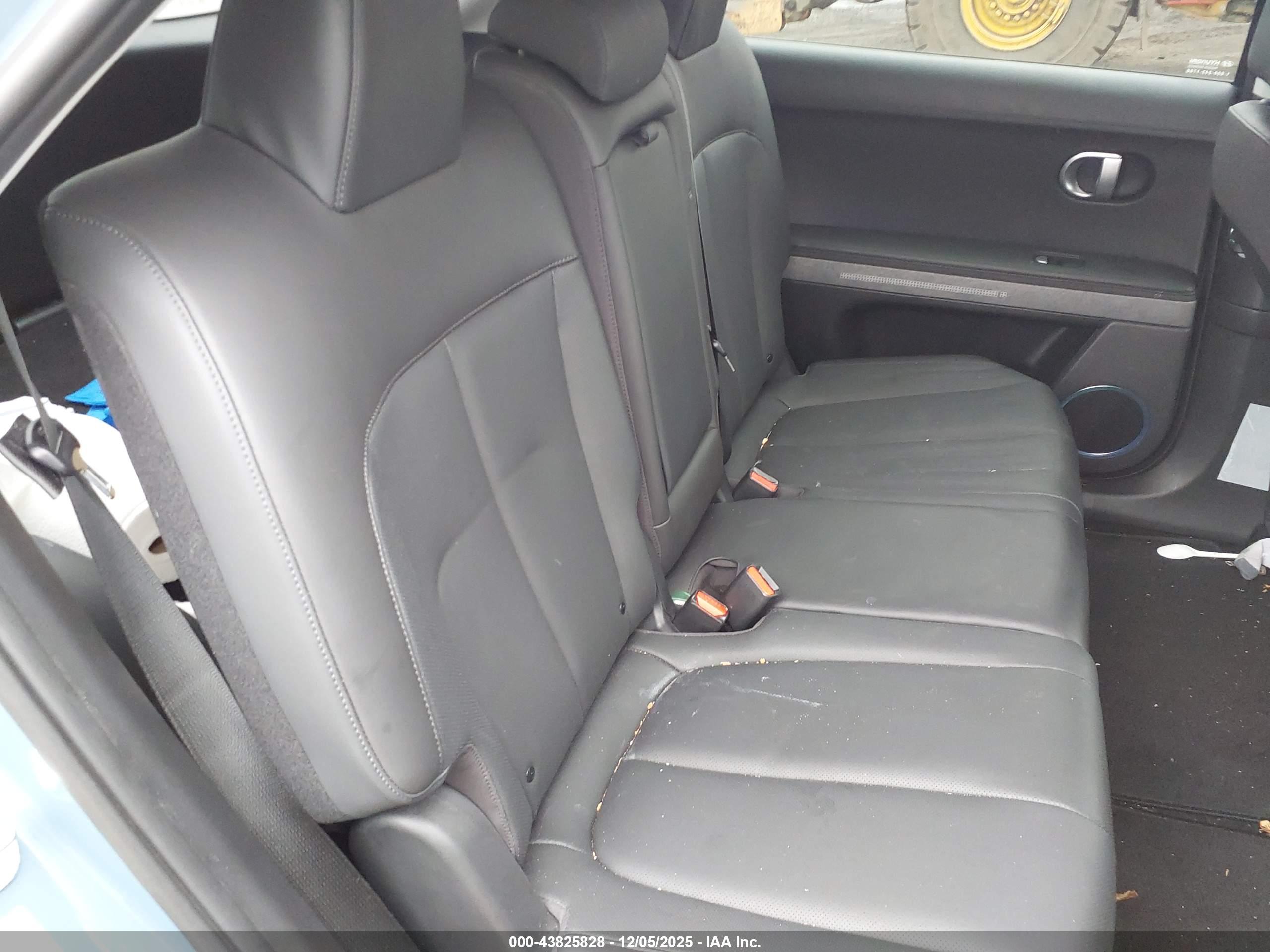 HYUNDAI IONIQ image 8