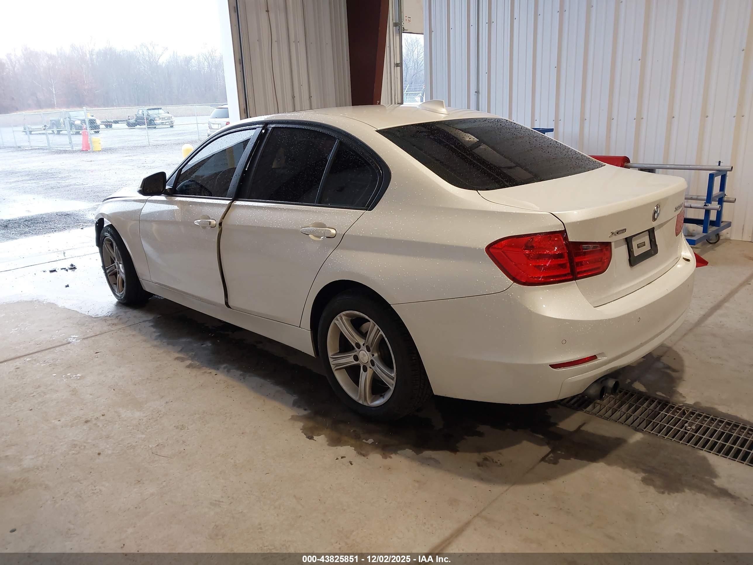 BMW 328I image 3