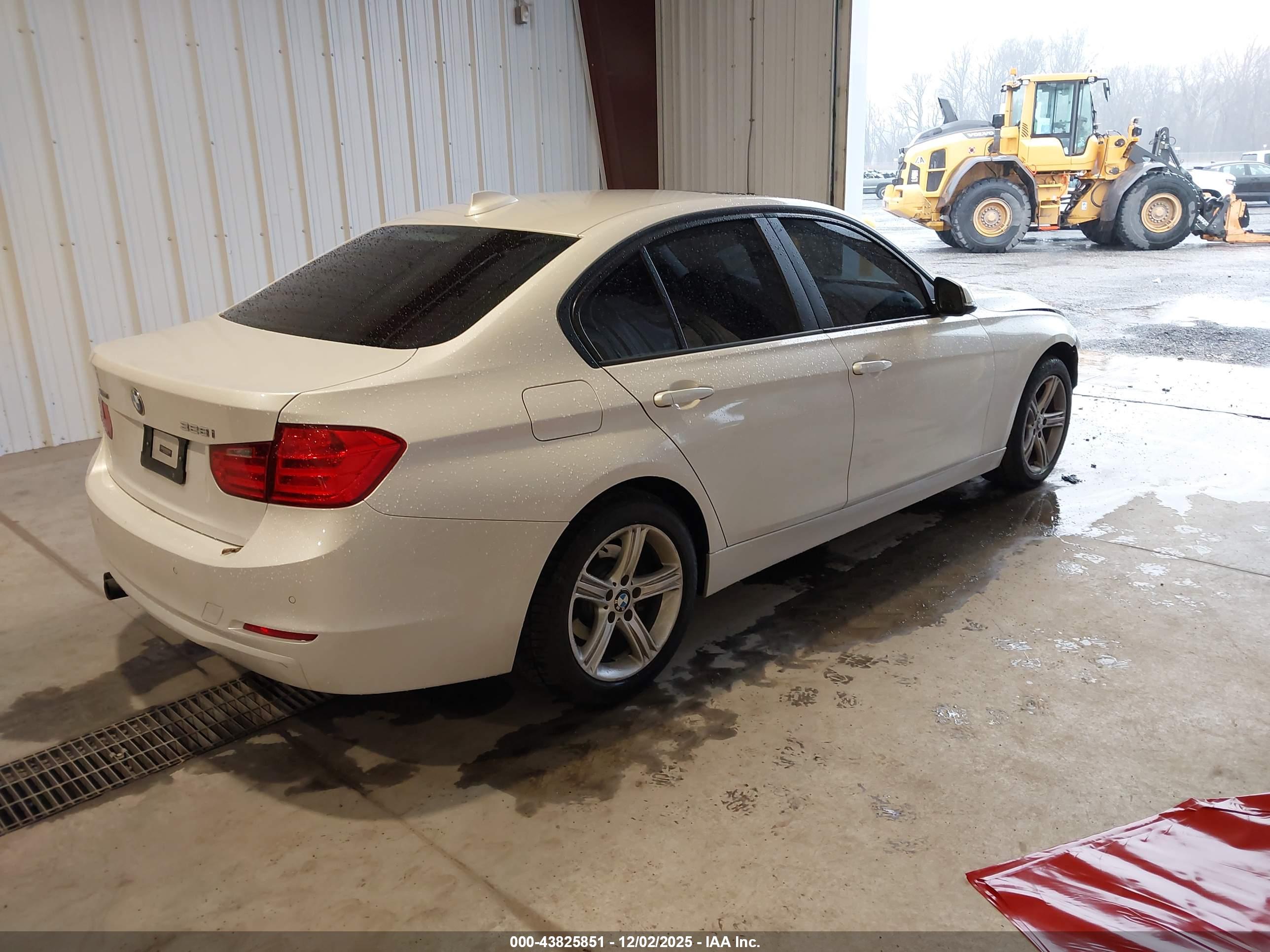 BMW 328I image 4