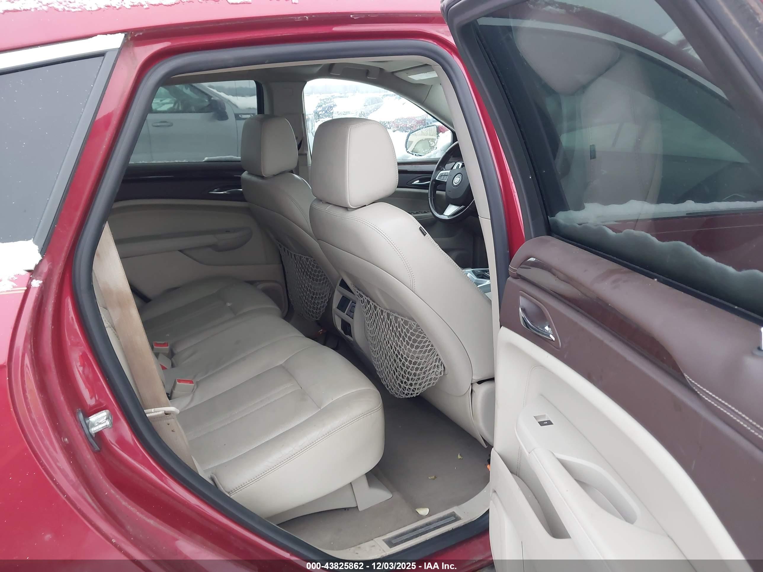CADILLAC SRX image 8