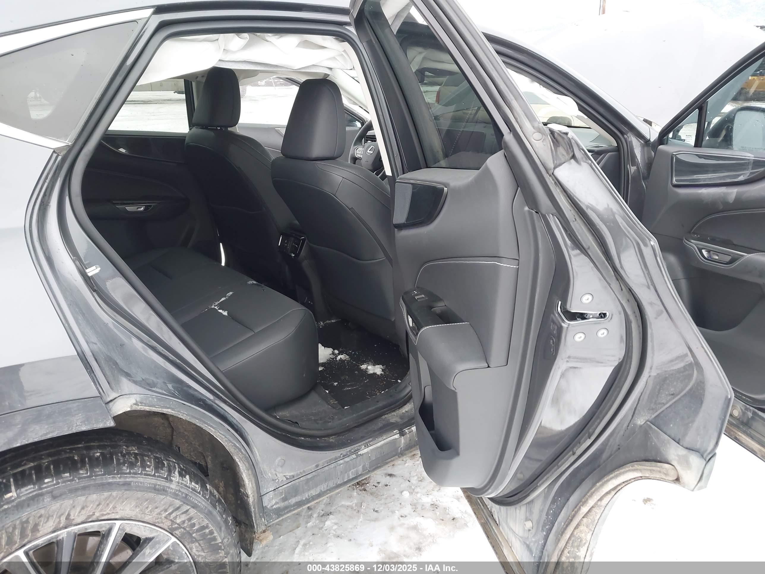 LEXUS NX image 8