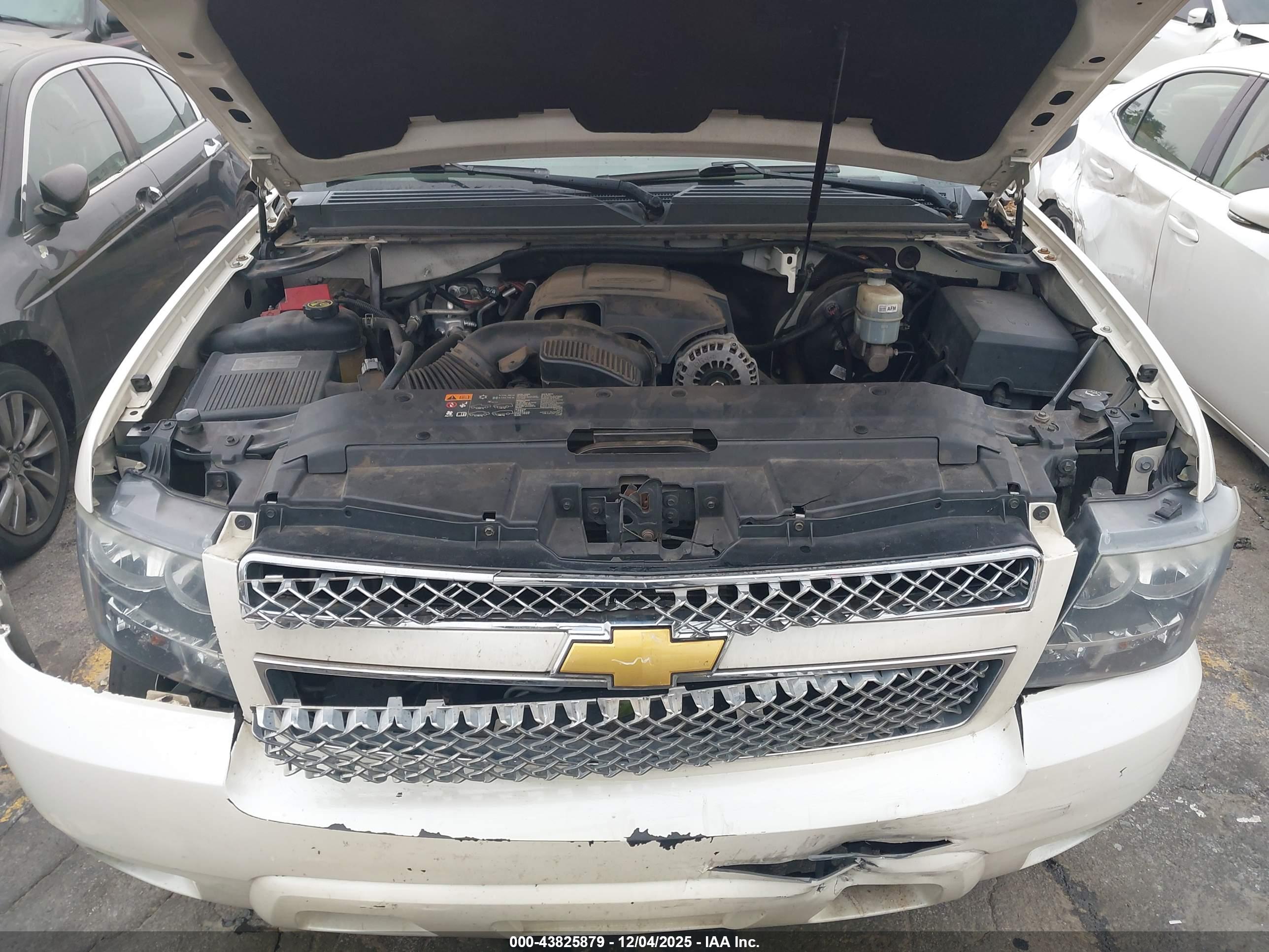 CHEVROLET TAHOE image 10