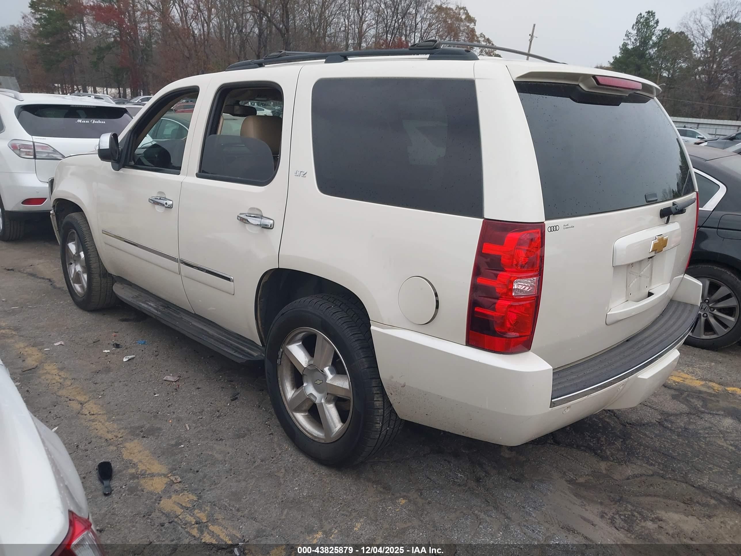 CHEVROLET TAHOE image 3