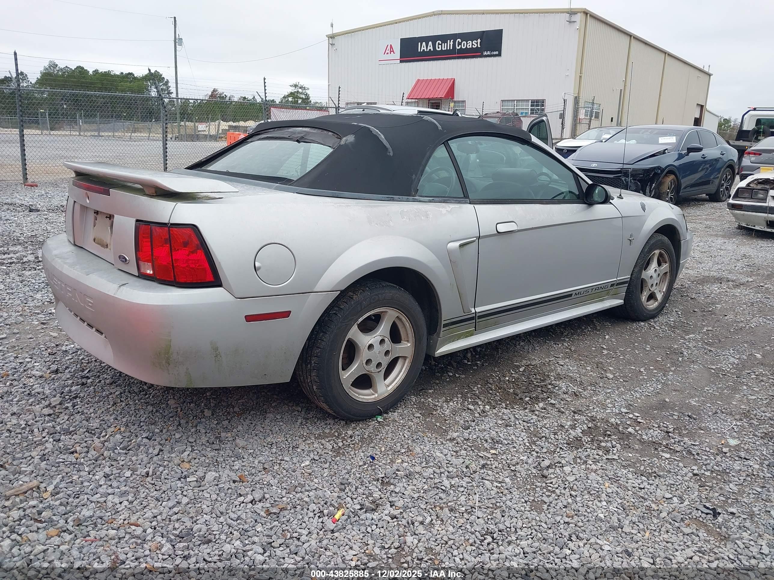 FORD MUSTANG image 4
