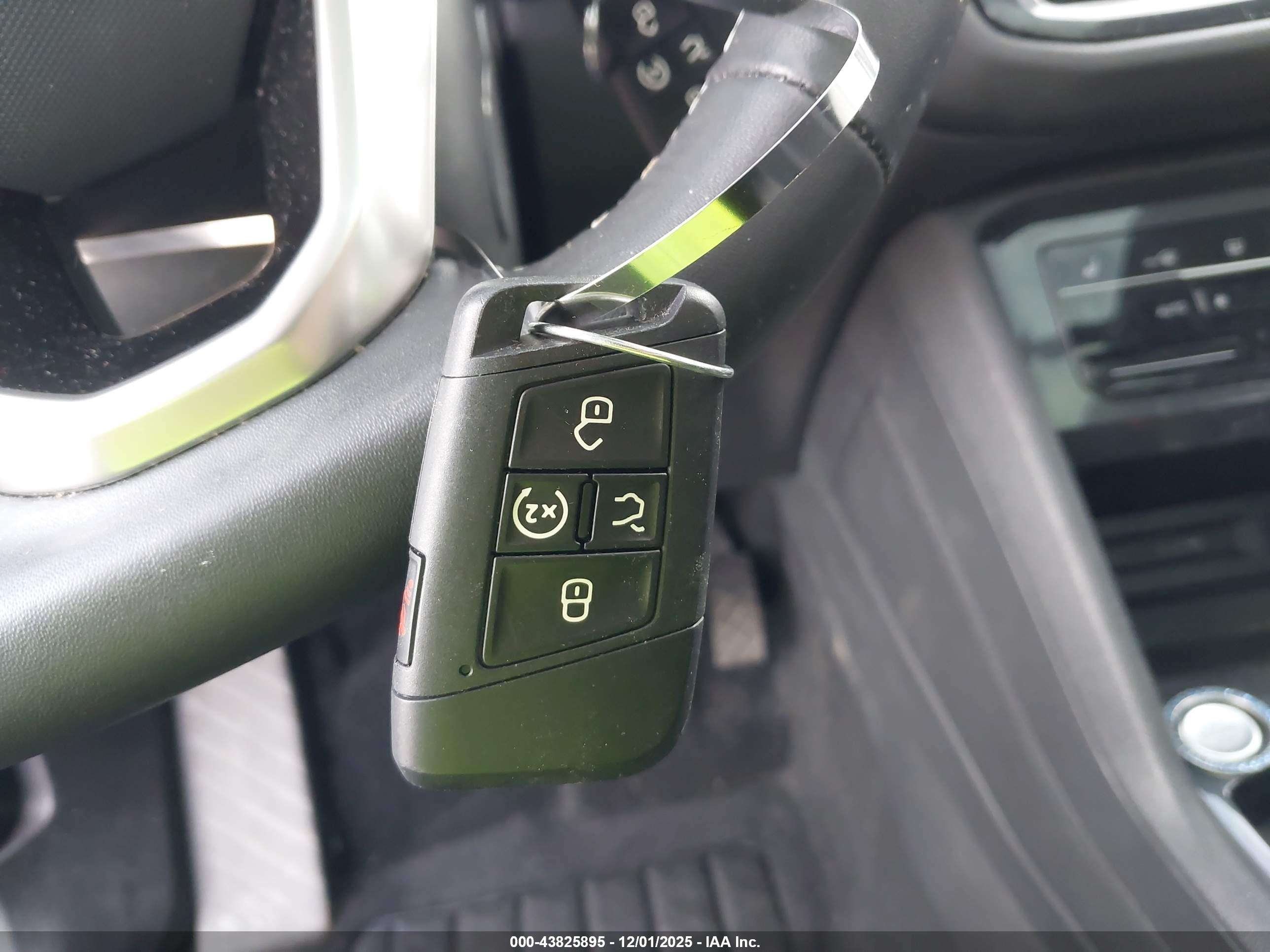 VOLKSWAGEN TIGUAN image 11