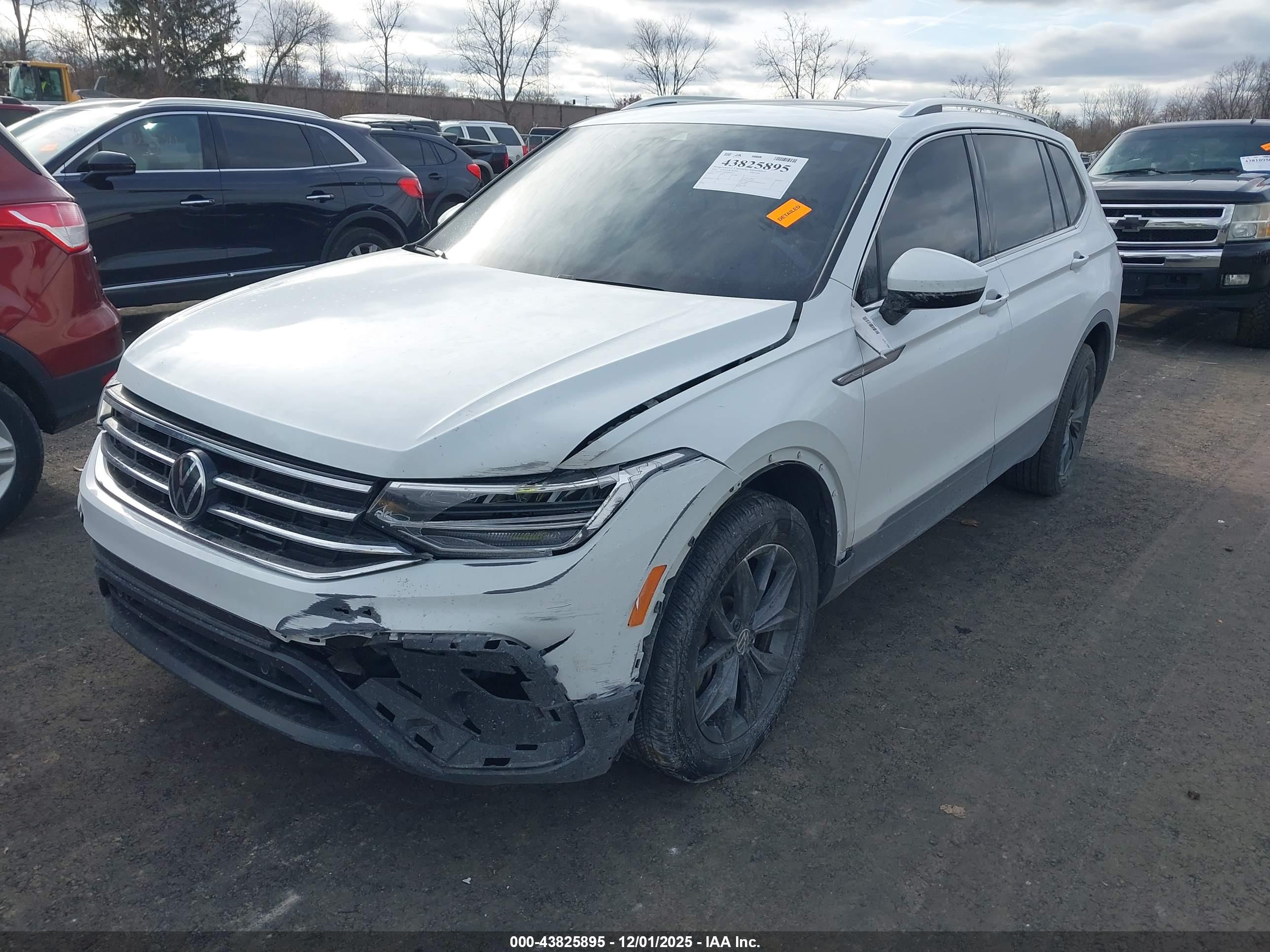 VOLKSWAGEN TIGUAN image 2