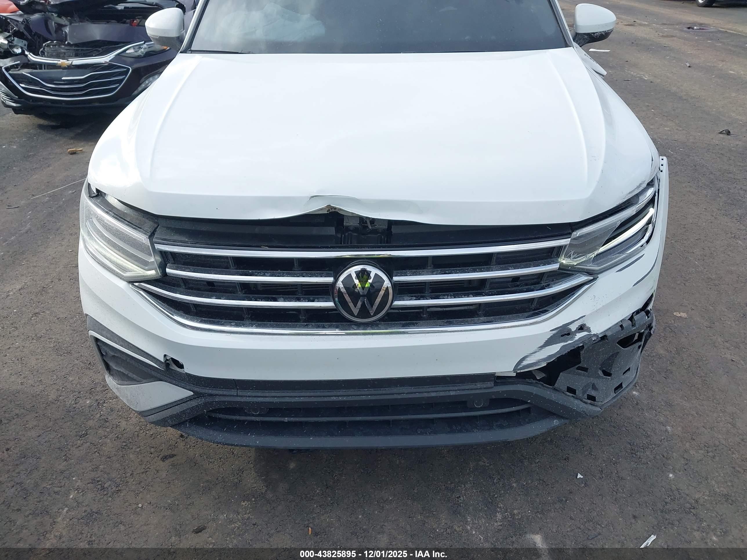 VOLKSWAGEN TIGUAN image 6