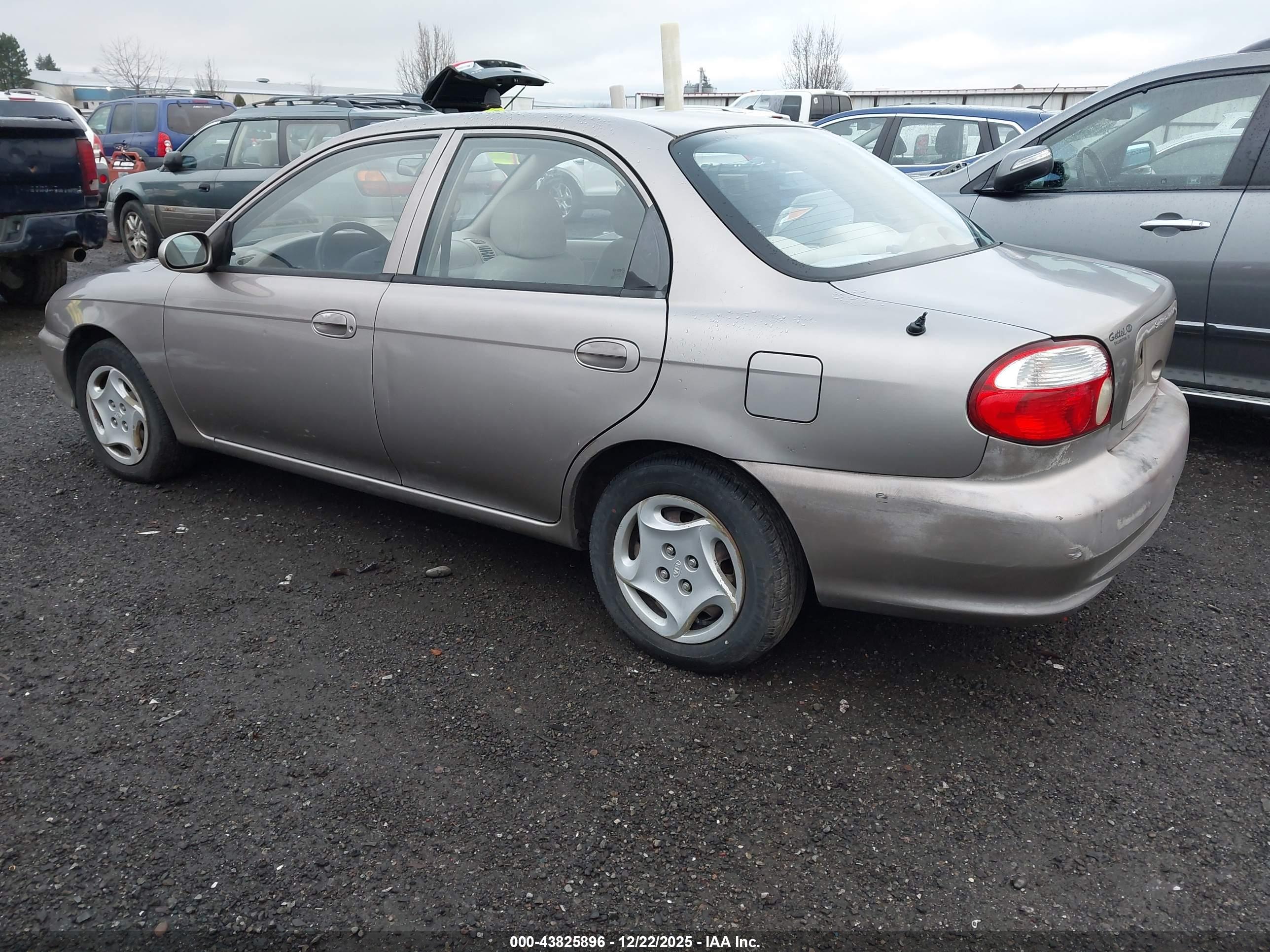 KIA SEPHIA image 3